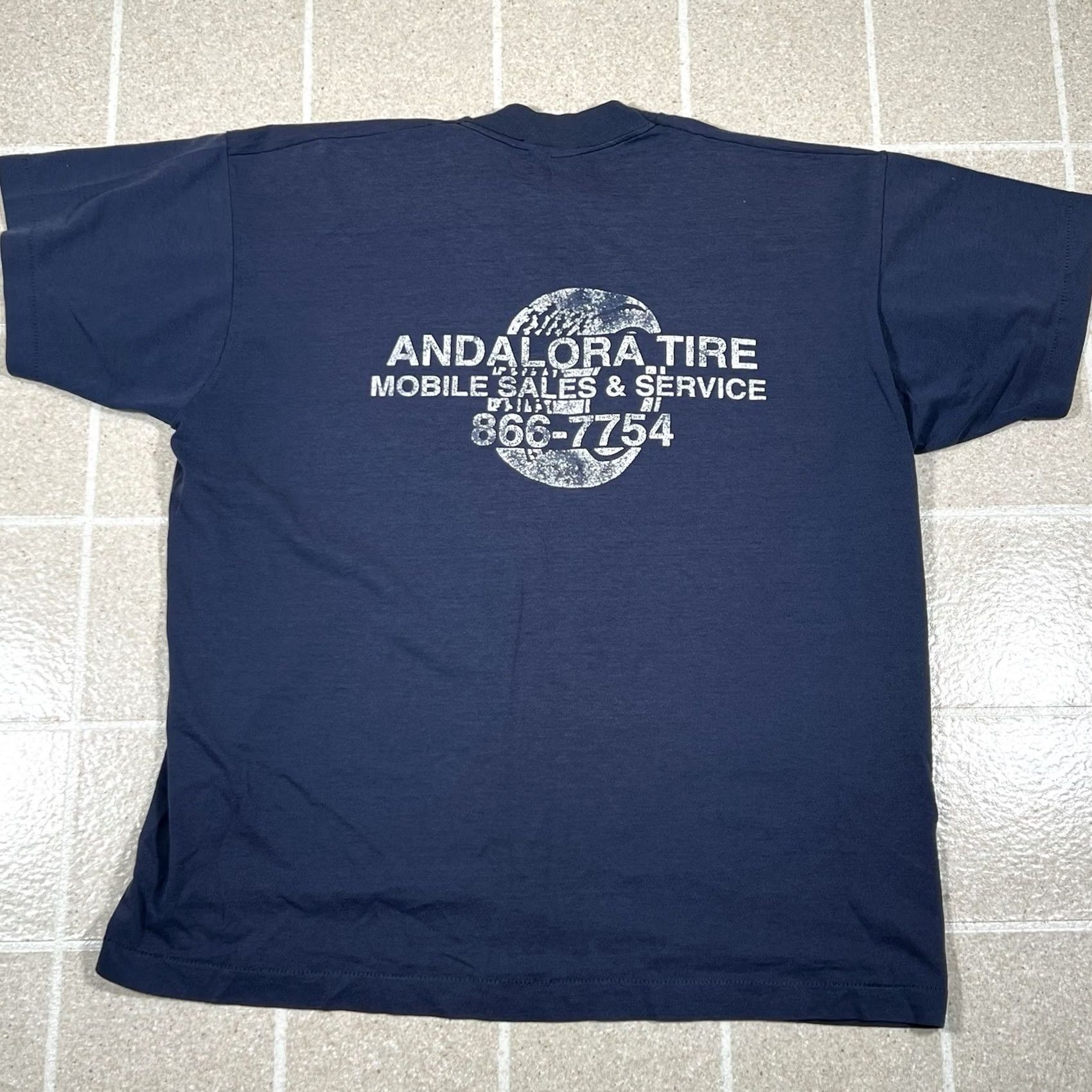 Fruit Of The Loom VINTAGE Fruit of the Loom T-Shirt Single Stitch Made In USA Tire Shop Stitch XL Blue Mens Tshirt USA 90s 00s Size US XL / EU 56 / 4 - 3 Thumbnail