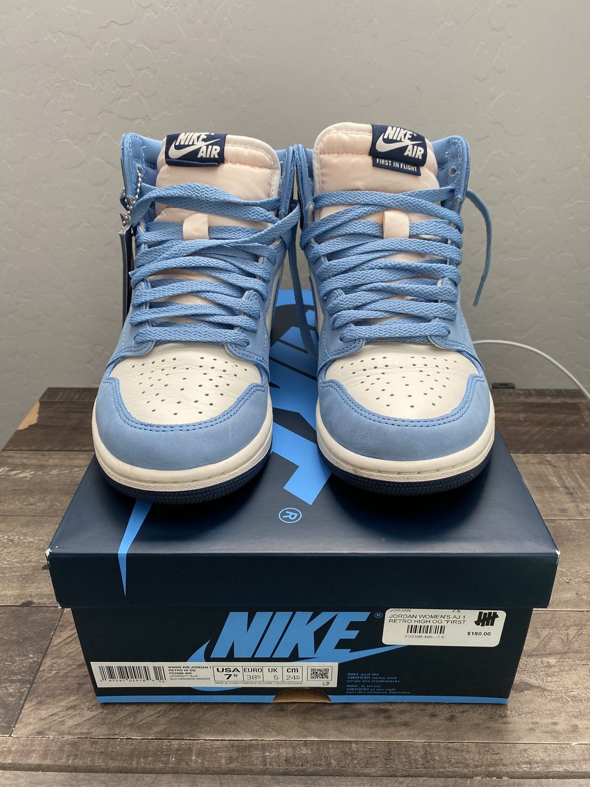 Jordan Brand × Nike Jordan 1 UNC Size US 6 / EU 39 - 3 Thumbnail