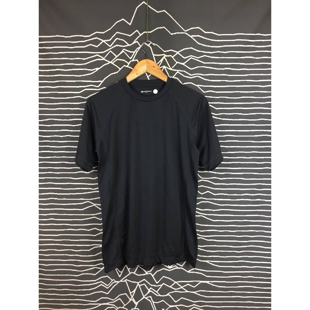 Japanese Brand × Vintage Phiten Japanese Brand Embroidered Logo Activewear Tee Size US M / EU 48-50 / 2 - 2 Thumbnail