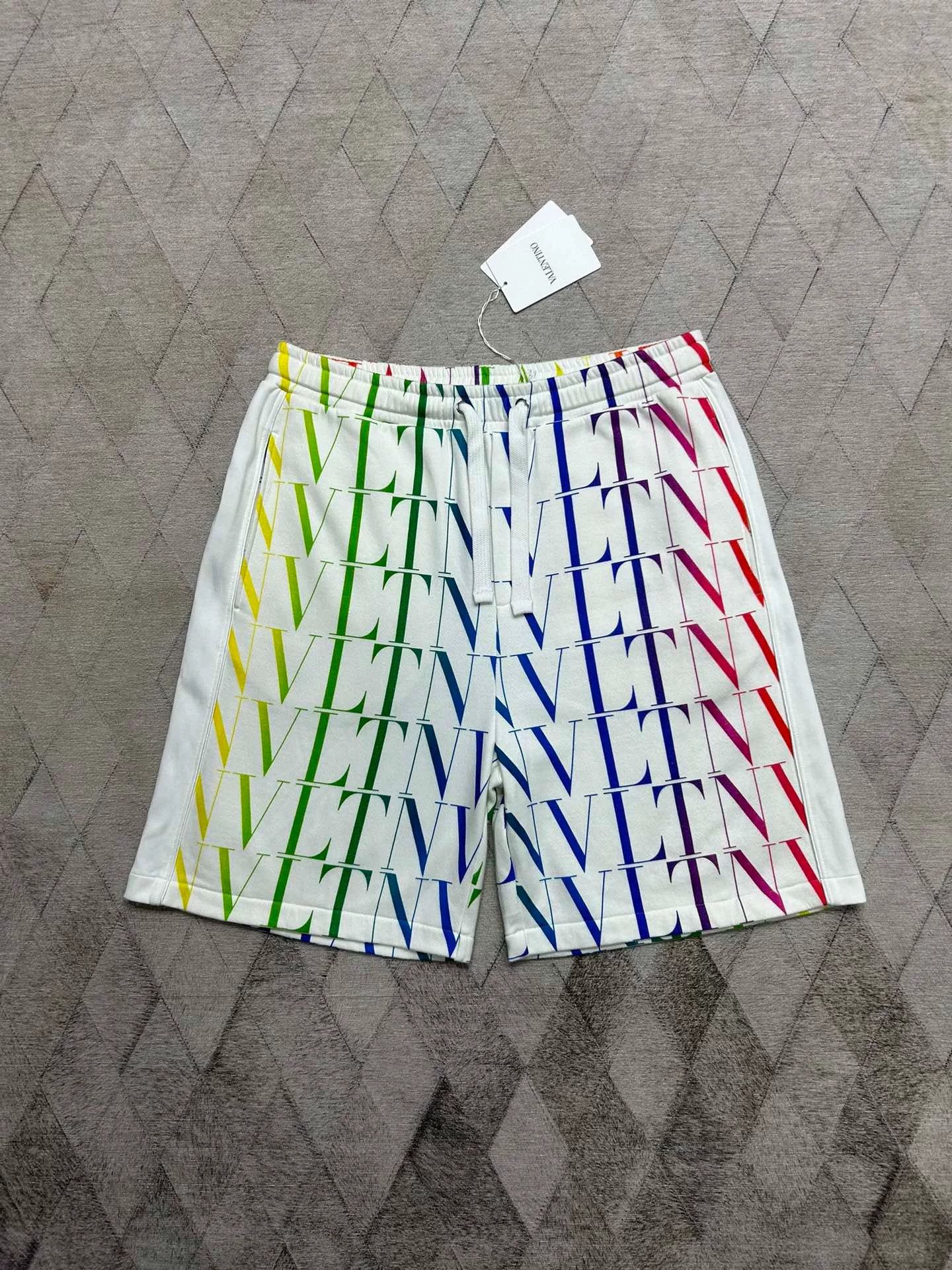 Valentino Valentino 22SS Logo Print Shorts Size US 26 / EU 42 - 1 Thumbnail