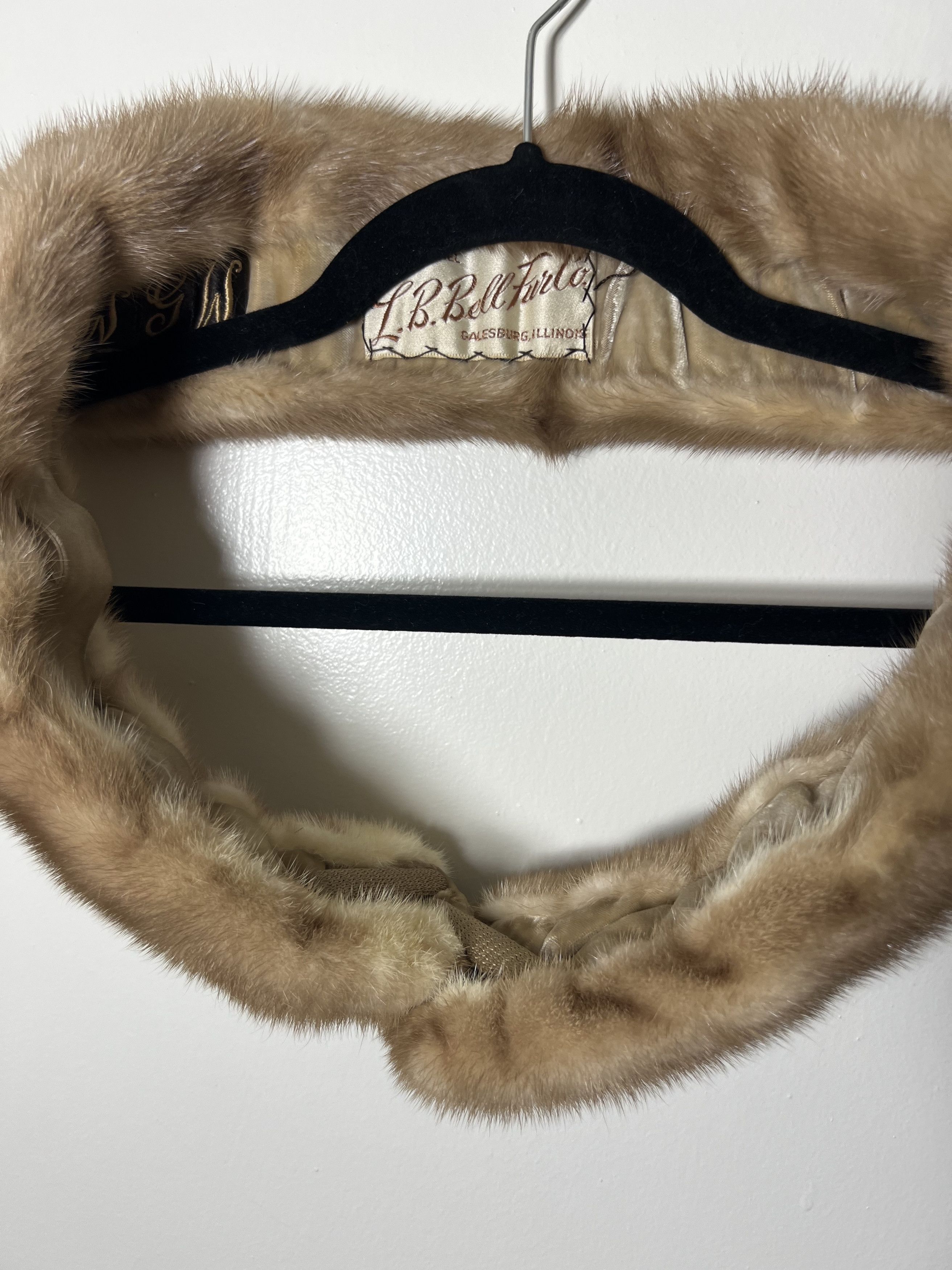 Other × Vintage Vintage Fine Apparel L.B. Bell Fur Co. Galesburg, IL Stole Size ONE SIZE - 2 Thumbnail