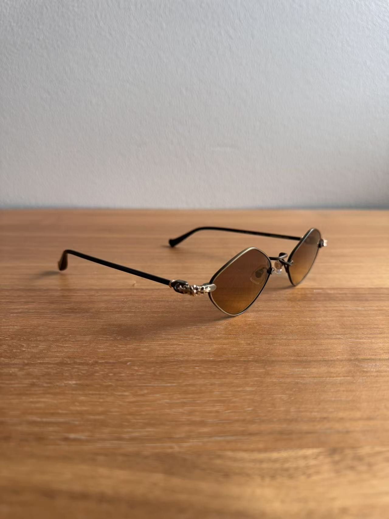 Chrome Hearts CHROME HEARTS Diamond Dog Sunglasses Sand/Classic Brand New Size ONE SIZE - 4 Thumbnail