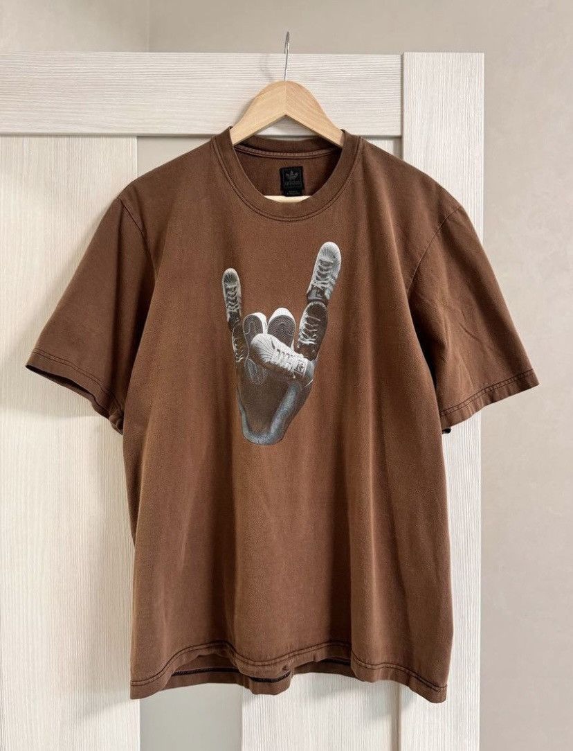 Adidas Adidas Vintage Logo T-shirt Streetwear Size US L / EU 52-54 / 3 - 4 Thumbnail