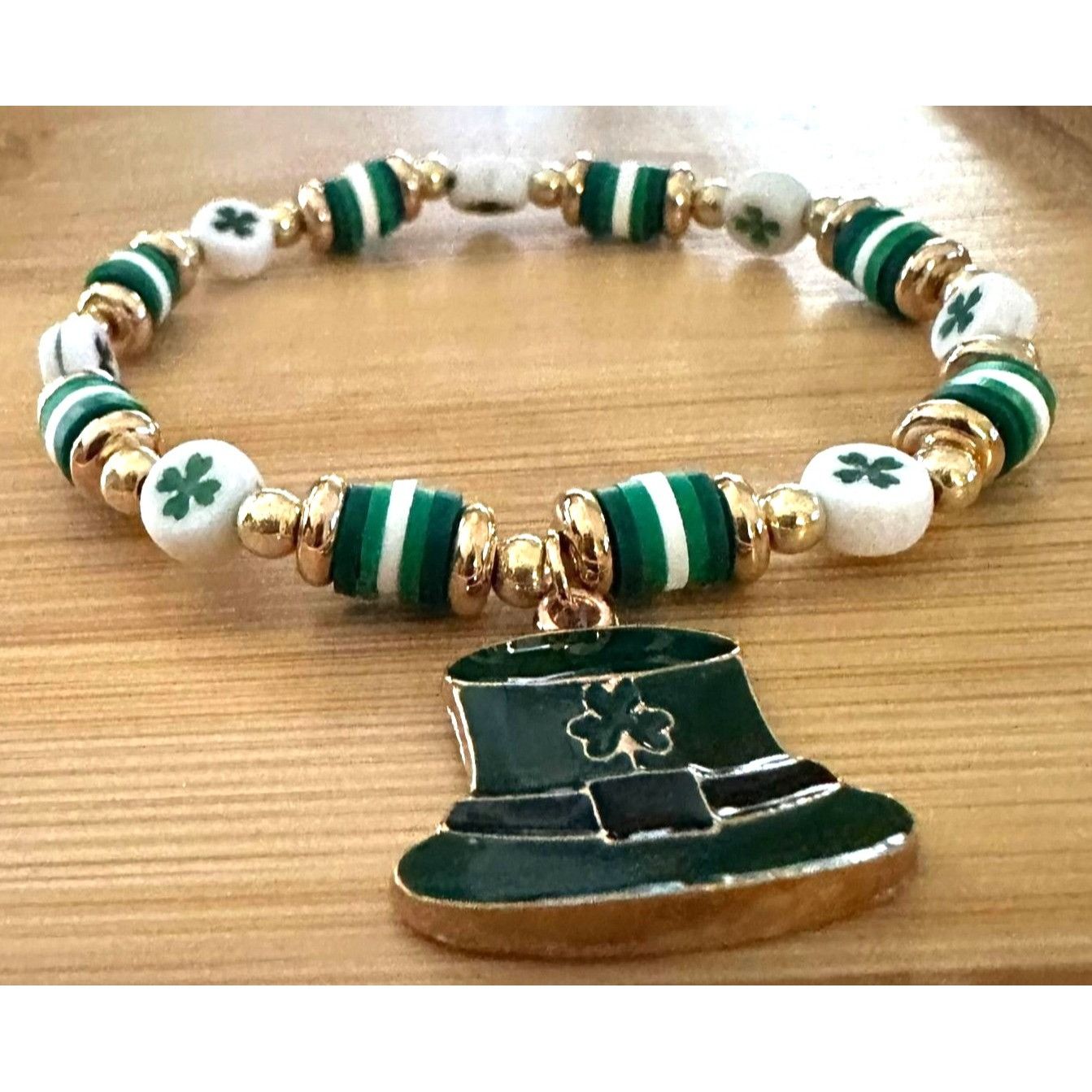 Handmade St Patricks Day Bracelet New Beaded Leprechaun Har Shamrock Size ONE SIZE - 1 Thumbnail