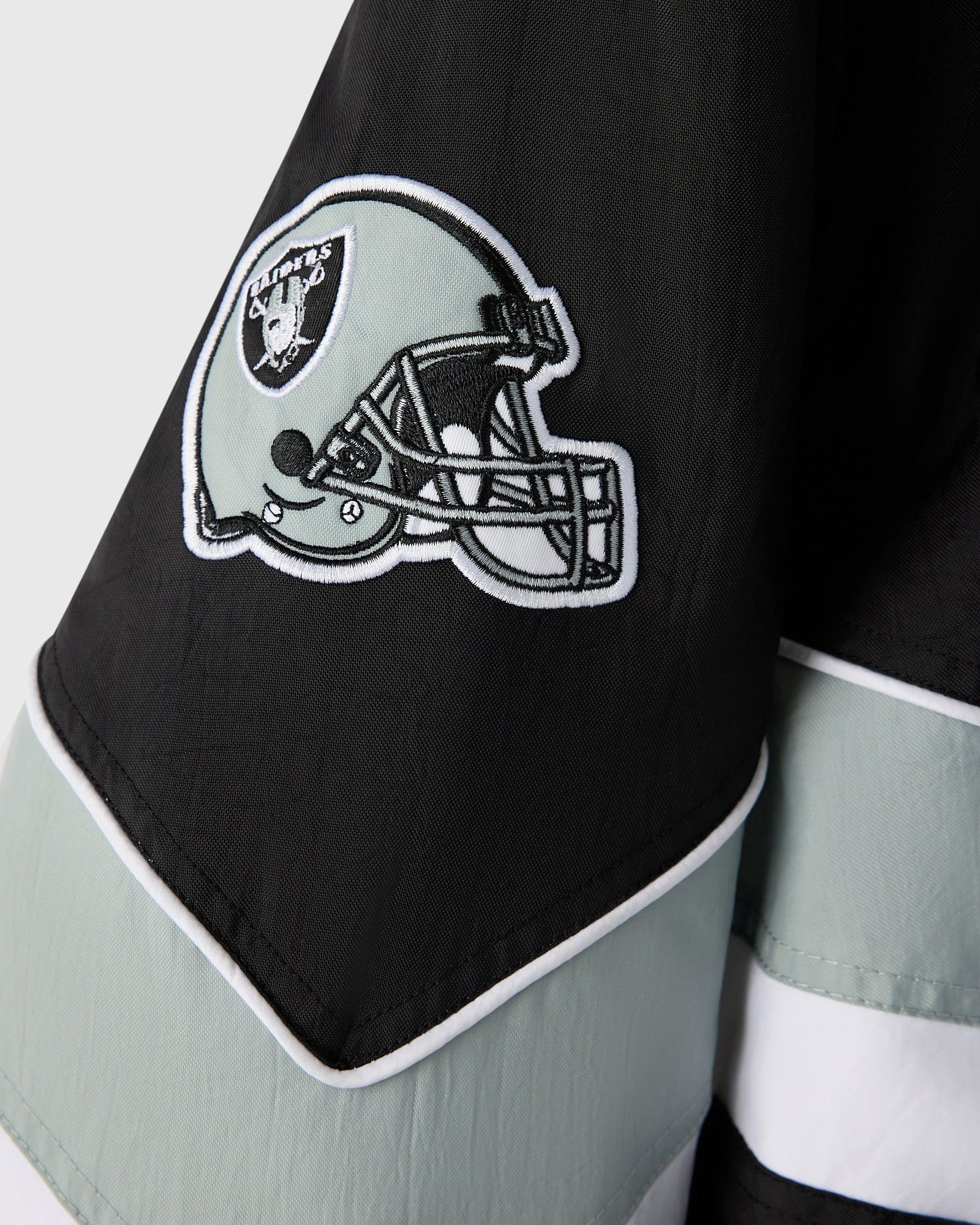 Drake OVO x NFL LAS VEGAS RAIDERS STARTER SIDELINE PUFFER JACKET Size US XL / EU 56 / 4 - 7 Thumbnail