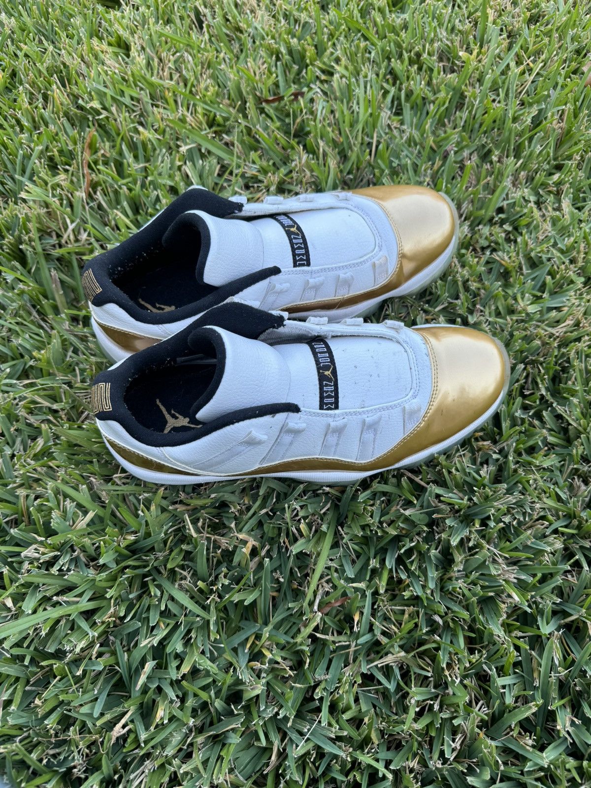 Jordan Brand × Nike Air Jordan Retro 11s “Closing Ceremony” Size US 8.5 / EU 41-42 - 1 Thumbnail