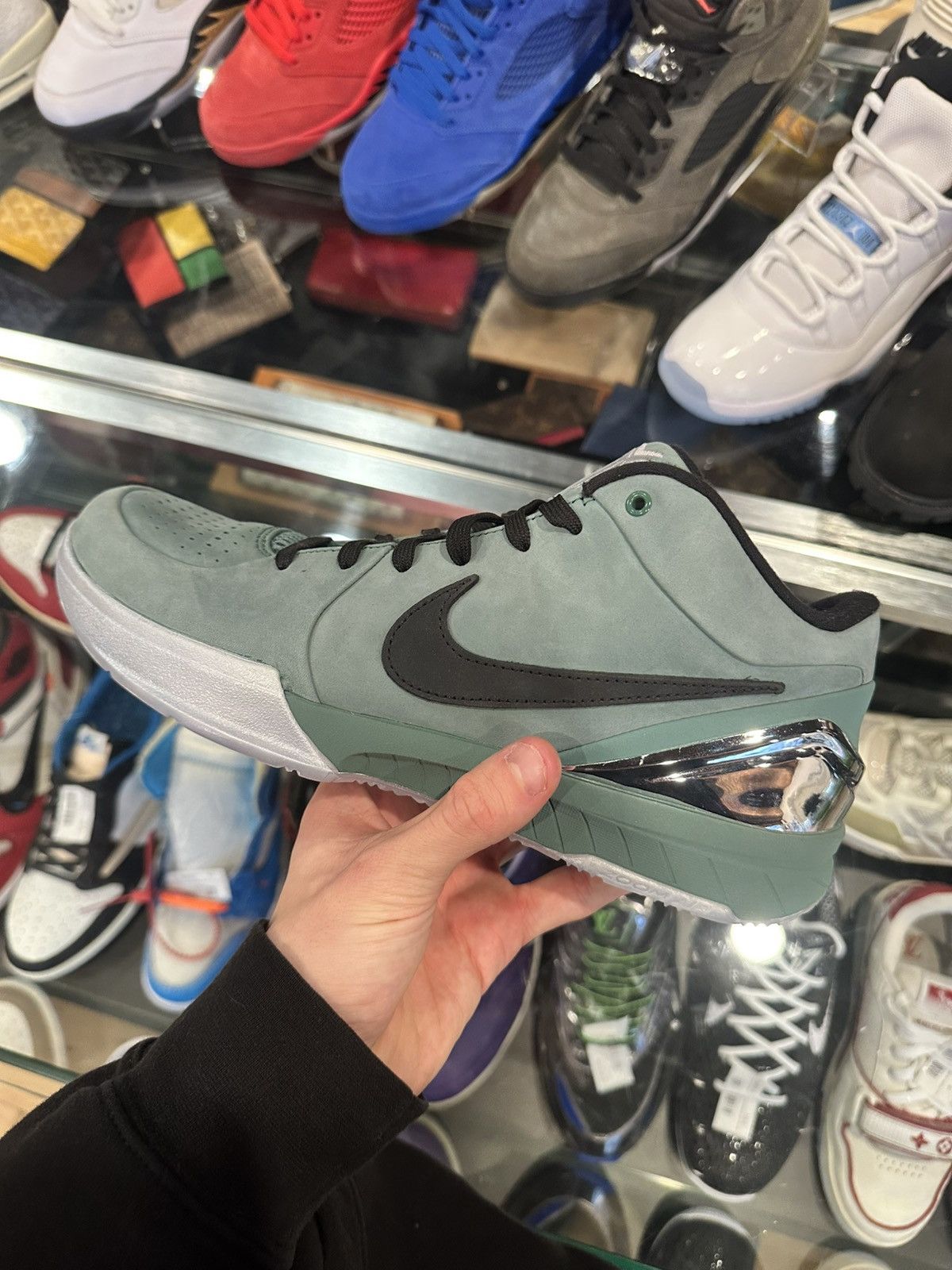 Nike Kobe 4 Girl Dad DS OG Size US 10 / EU 43 - 2 Thumbnail