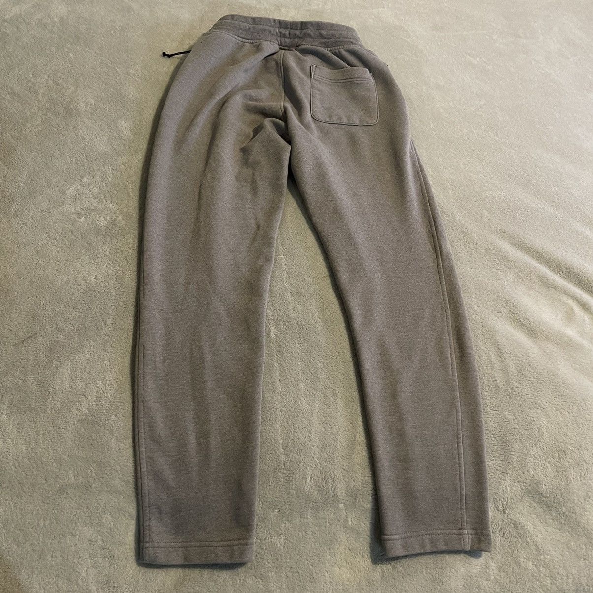Under Armour Under Armour ColdGear Mens Gray Joggers Sweatpants Medium Size US 26 / EU 42 - 2 Thumbnail