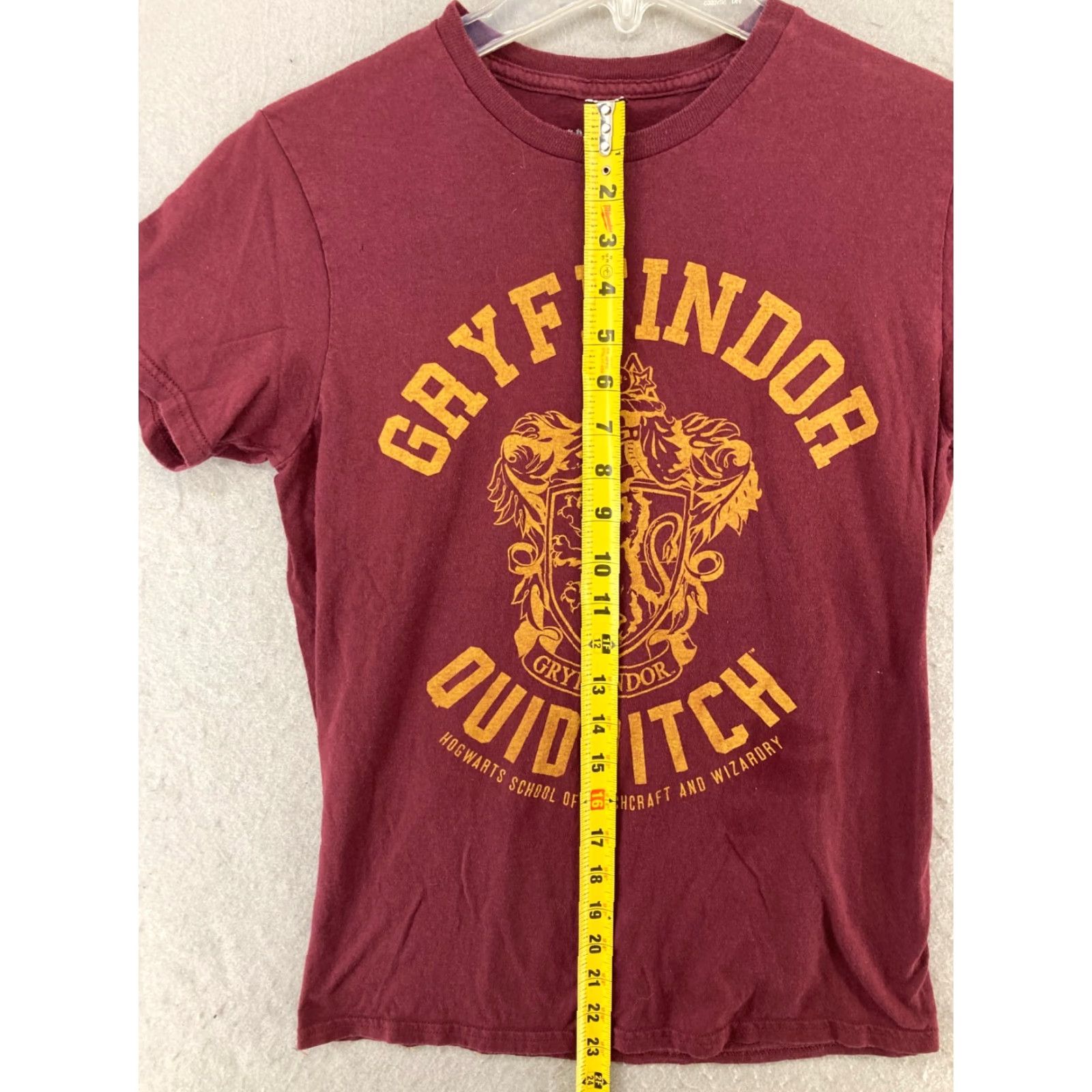 Vintage Harry Potter Mens TShirt Small Burgundy Gryffindor Quidditch Hogwarts Shirt Adult Small Red Nike Size US S / EU 44-46 / 1 - 3 Thumbnail