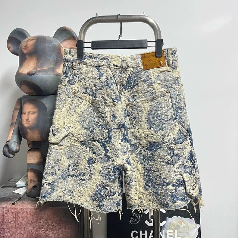 Louis Vuitton Louis Vuitton Corroded and printed denim shorts 2504-Nextar Size US 30 / EU 46 - 2 Thumbnail