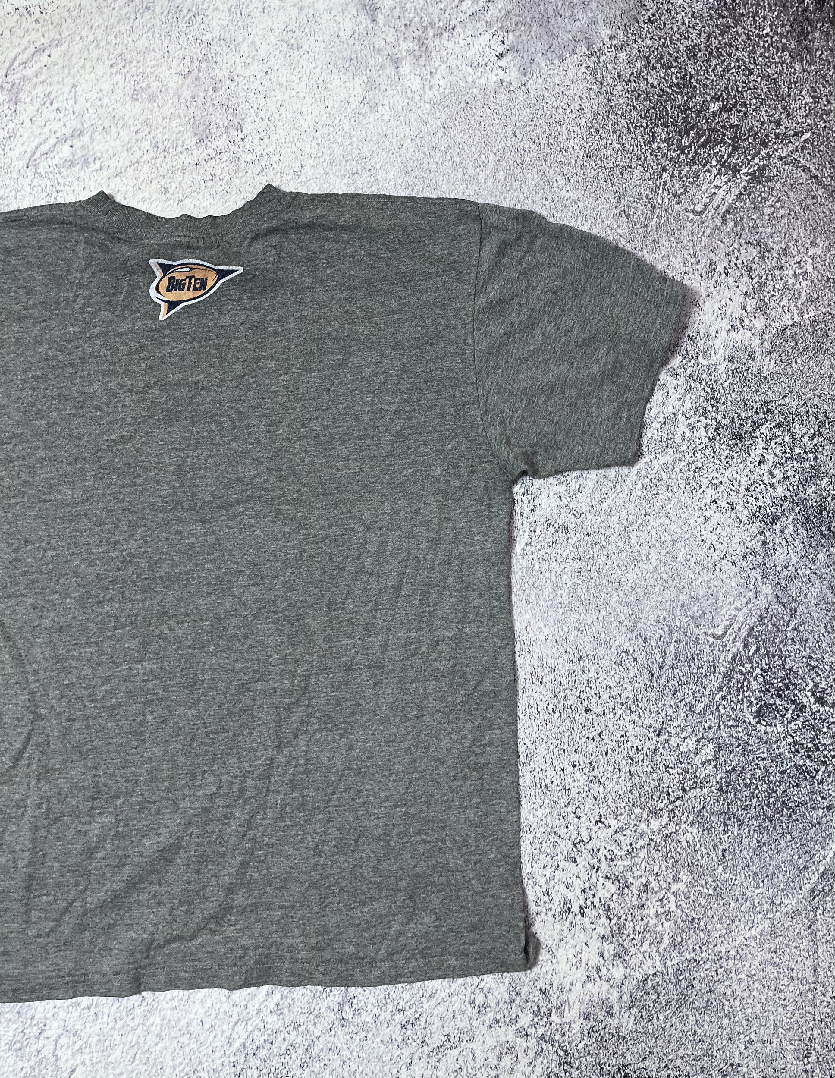 Nike × Vintage Vintage men’s T-shirt Nike Team sport ILLINOIS FOOTBALL Size US XL / EU 56 / 4 - 15 Thumbnail