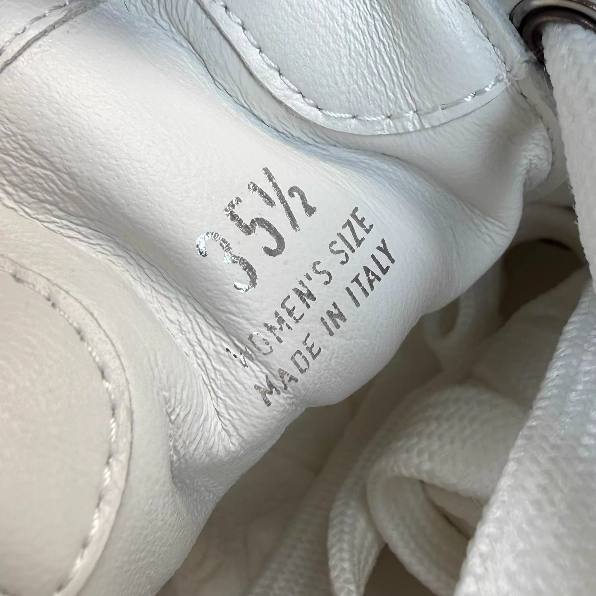Roger Vivier Roger Vivier Skate Buckle Platform White 35.5 New Size US 5 / IT 35 - 8 Thumbnail