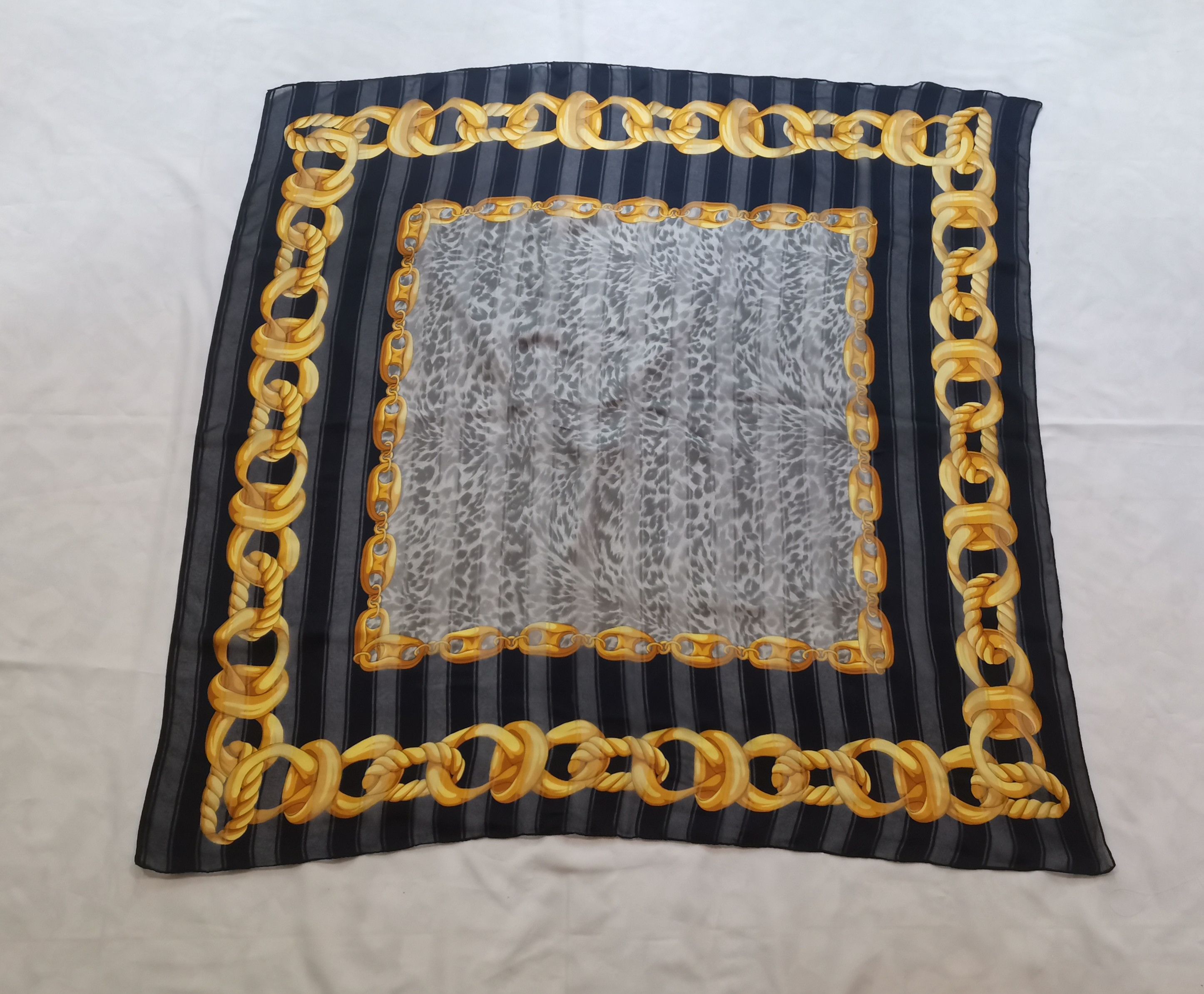 Vintage Rare vintage luxury scarves nice design Size ONE SIZE - 1 Thumbnail