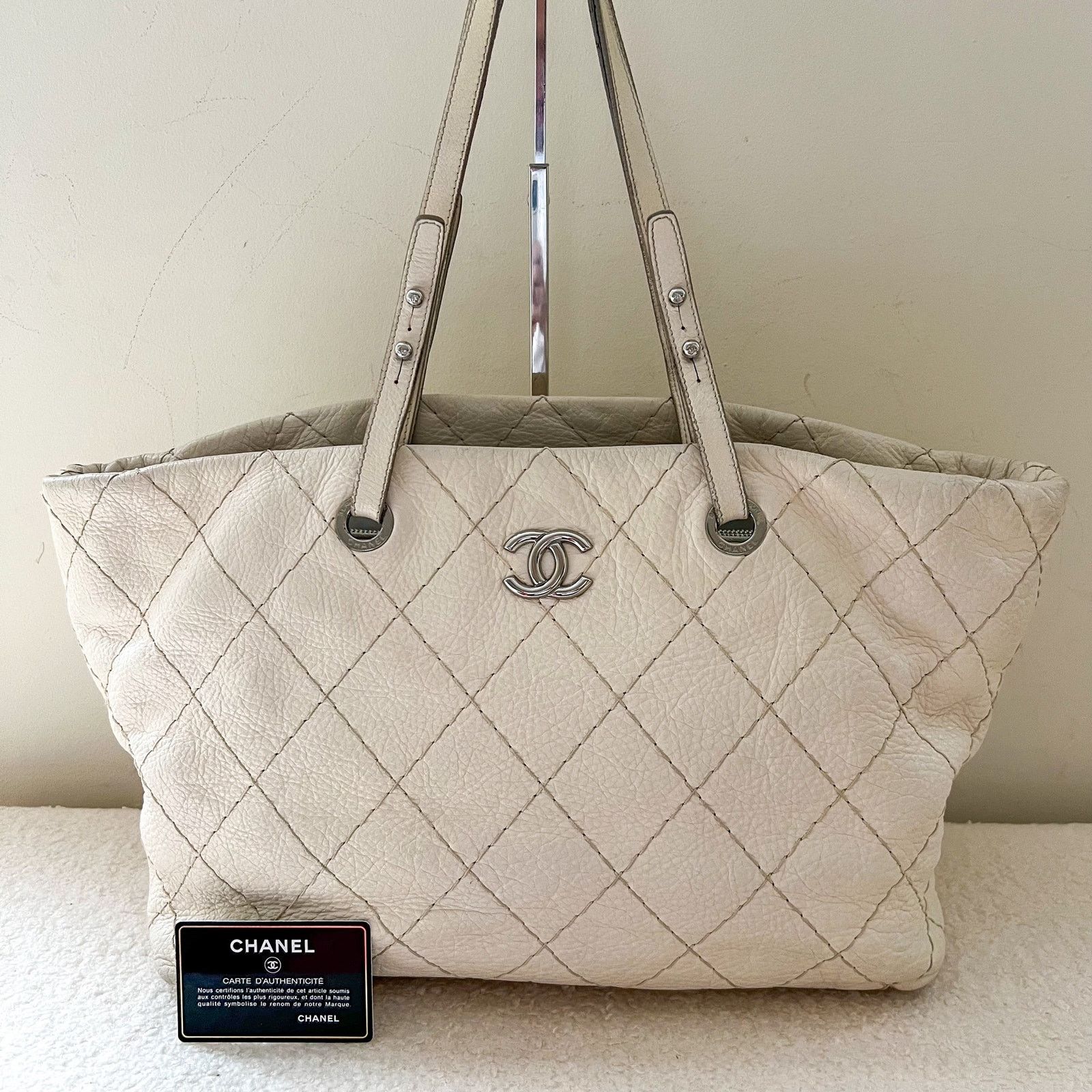 Chanel CHANEL On the Road Cream Leather Large Tote Size ONE SIZE - 1 Thumbnail