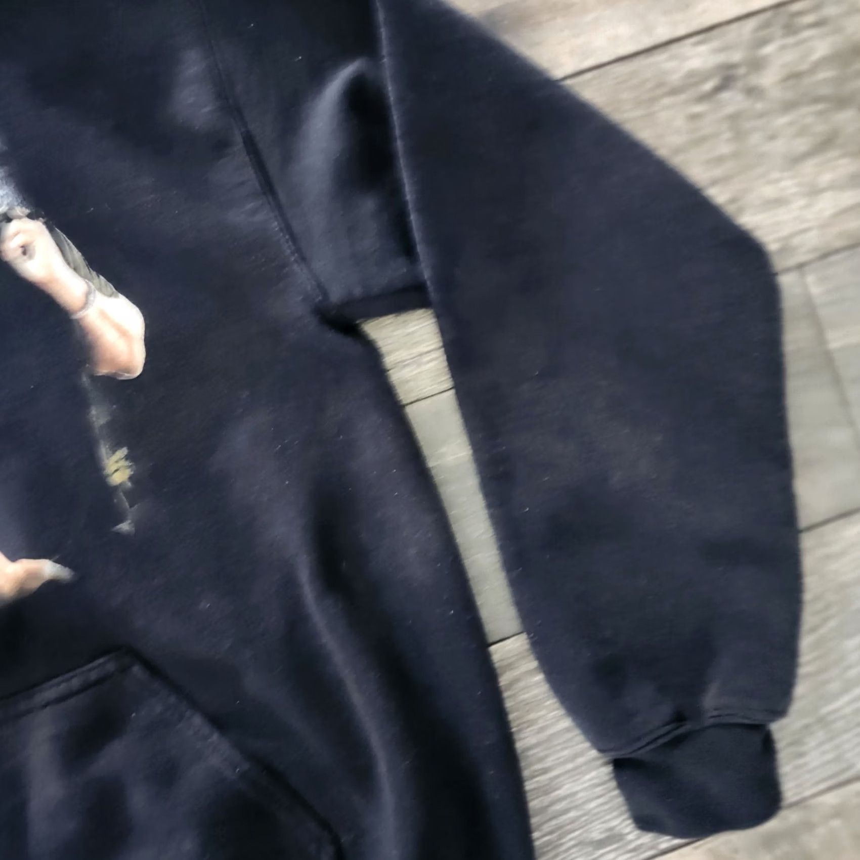 Gildan VINTAGE Chris Young 2015 I'm Coming Over Hoodie Sweatshirt Black Size S Mens Regular Pullover Knit Cotton Polyester Graphic Print Country Rare Size US S / EU 44-46 / 1 - 5 Thumbnail