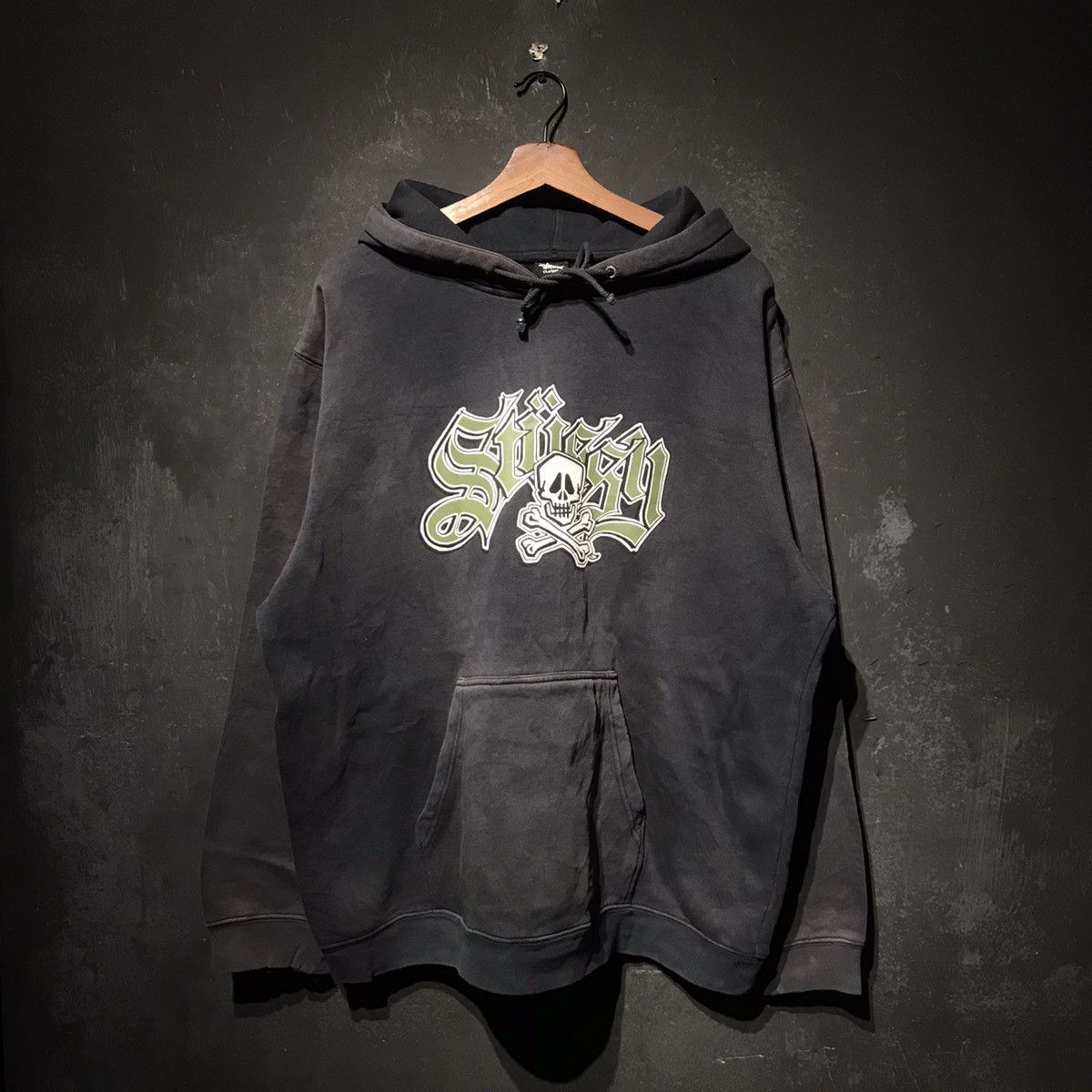 GRAIL RARE y2k Stussy Skull Thrashed Sunfaded Pullover