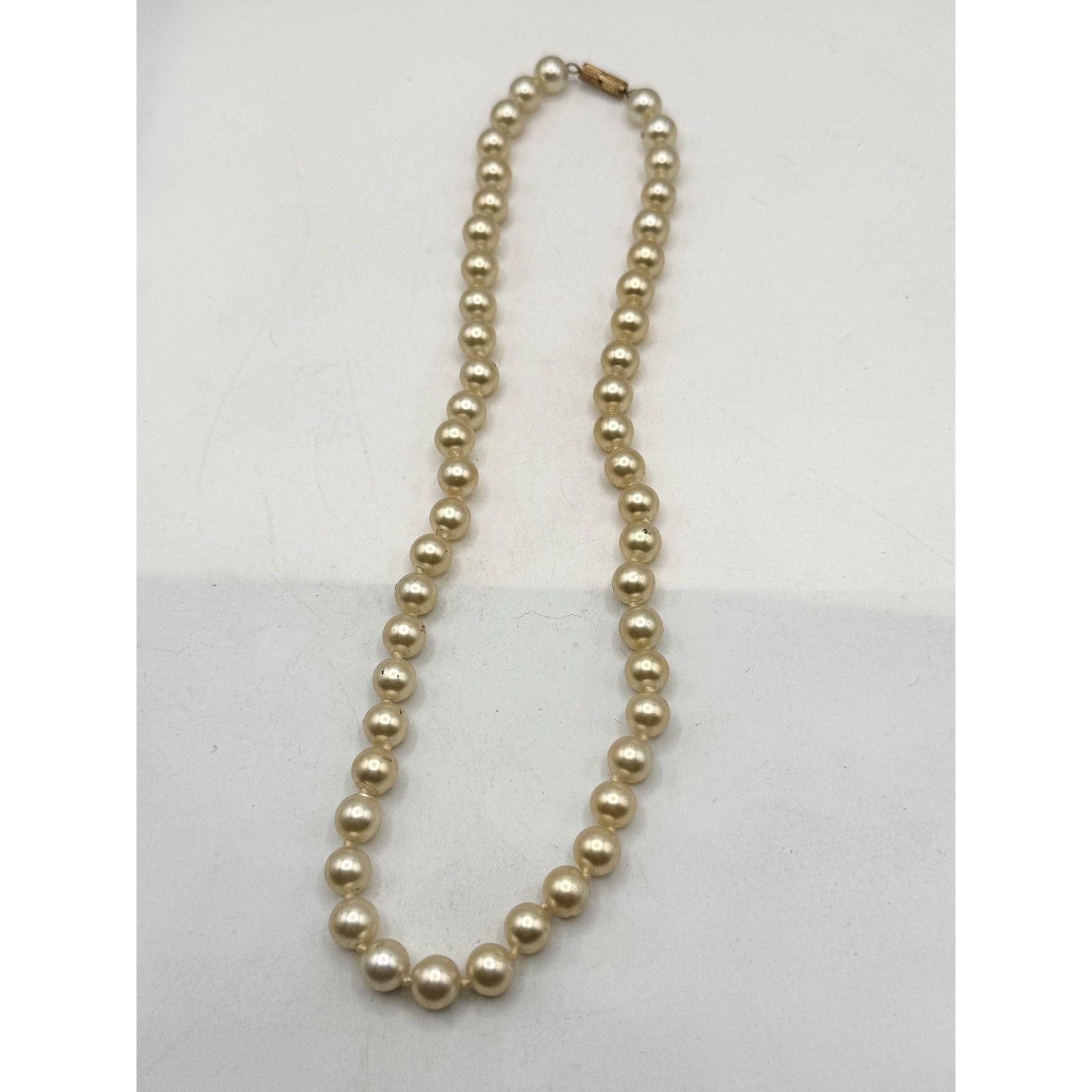 Vintage Vintage faux pearl beaded necklace with barrel clasp Size ONE SIZE - 3 Thumbnail