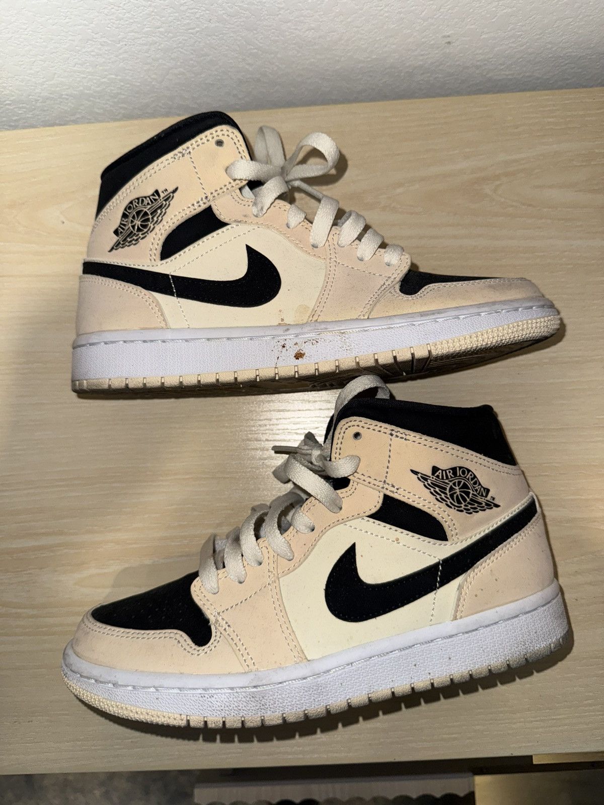Nike Jordan 1 Mid Barely Orange - BQ6472-800 - US Size US 5.5 / EU 38 - 2 Thumbnail
