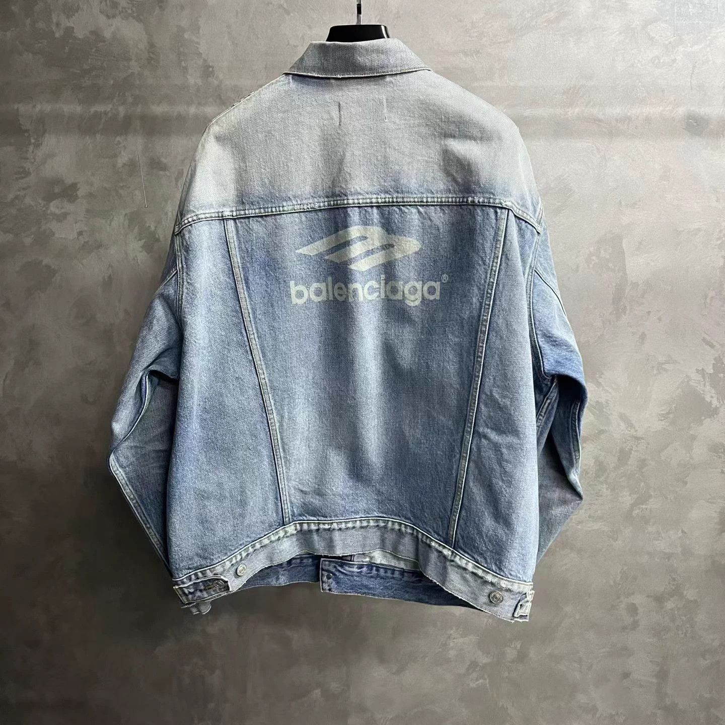 Balenciaga Balenciaga blue logo print denim jacket sample Size US XL / EU 56 / 4 - 2 Thumbnail