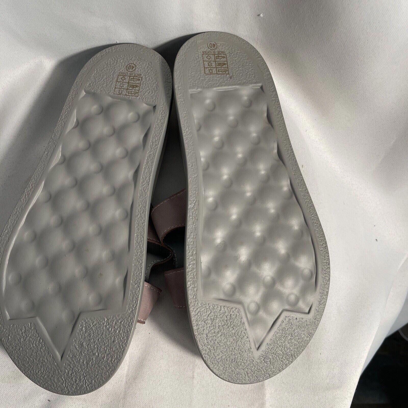 Designer Antelope Gray & White Leather Platform Slides sz 9.5 US Size US 9.5 / IT 39.5 - 4 Thumbnail