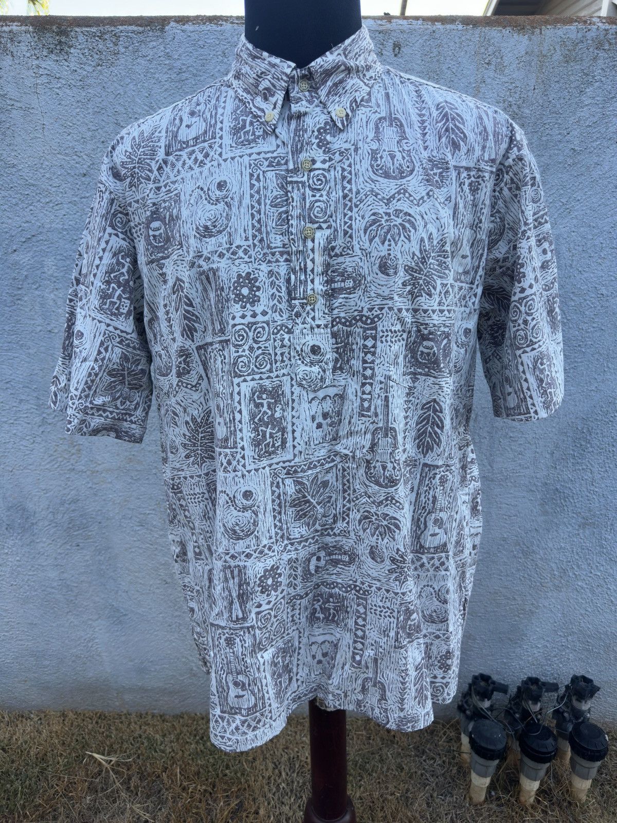 Reyn Spooner PreOwned Reyn Spooner Classic Beige Hawaiian Print Men's L Size US L / EU 52-54 / 3 - 1 Thumbnail