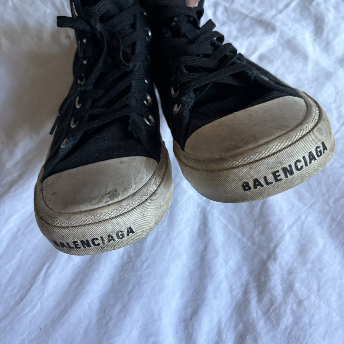 Balenciaga Balenciaga Distressed Paris Sneakers Size 41 Size US 8 / EU 41 - 3 Thumbnail
