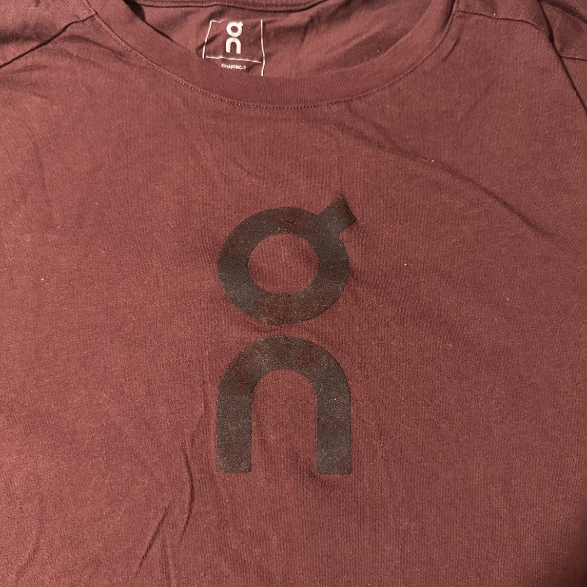 On On Men's Graphic-T Mulberry Short Sleeve Shirt Size US XL / EU 56 / 4 - 5 Thumbnail