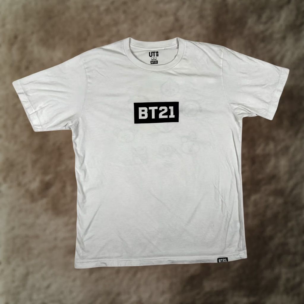 Uniqlo Uniqlo T-Shirt White L Double-Sided BT21 Logo Crew Neck Short Sleeve Men Vintage N/A Size US L / EU 52-54 / 3 - 1 Thumbnail