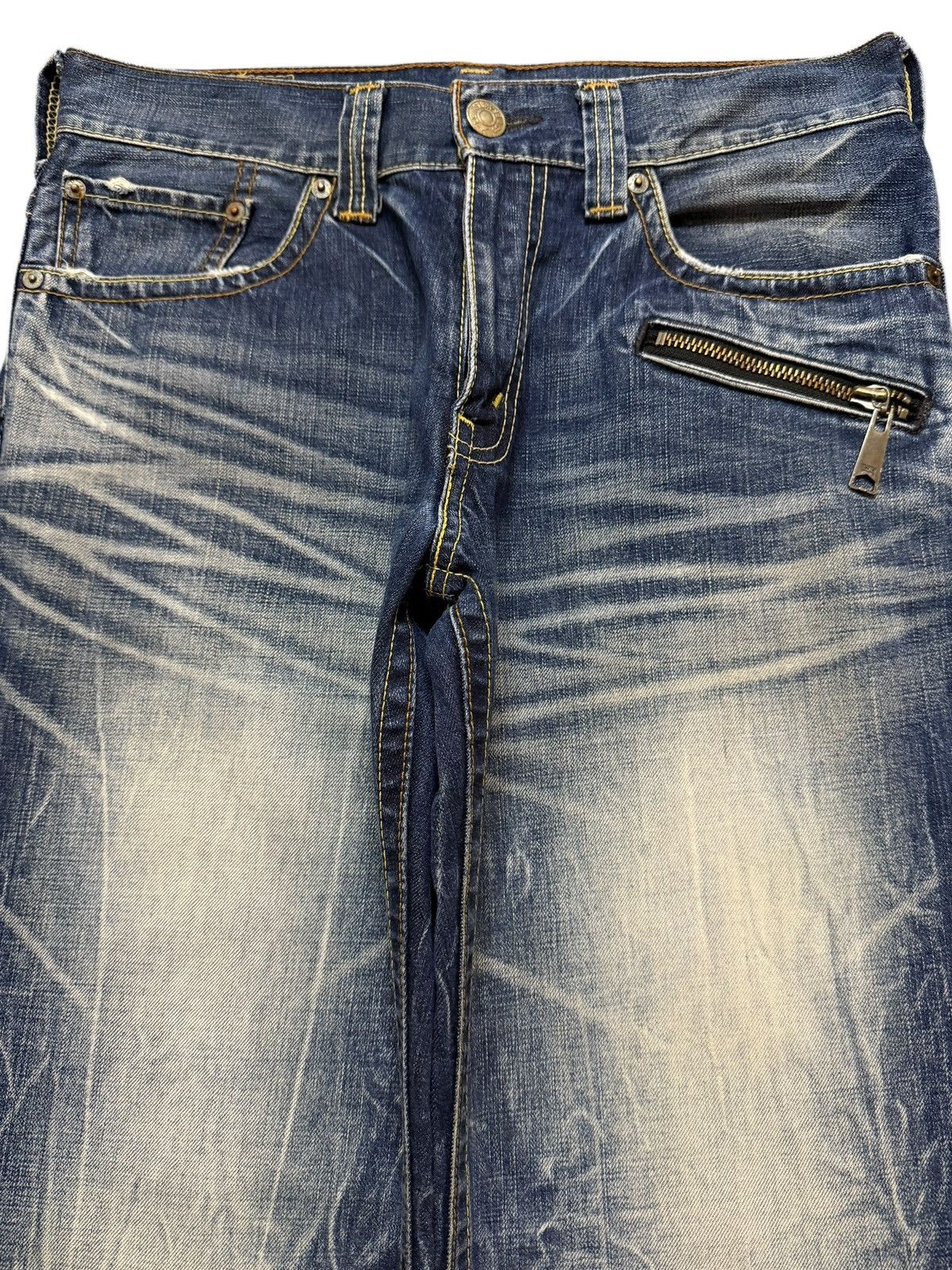 Levi's Vtg 90s Levis 702 Blue Faded Thunder Wash Whisker Straight Size US 32 / EU 48 - 3 Thumbnail