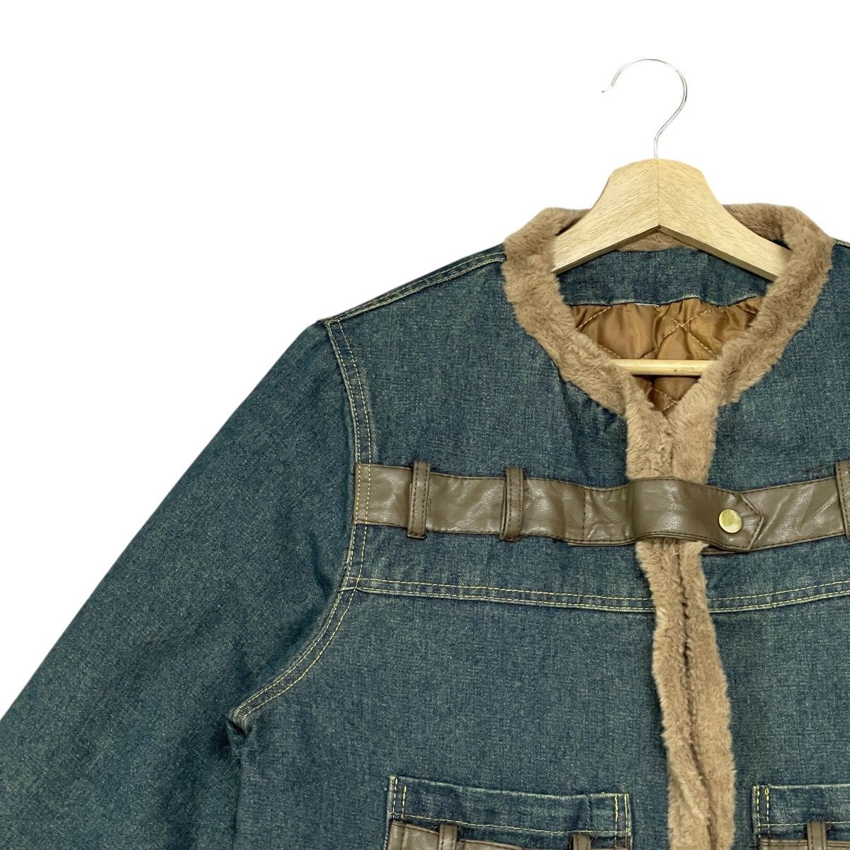 Japanese Brand Vintage Faux Fur Trimmed Denim Jacket — Leather Straps Size L / US 10 / IT 46 - 5 Thumbnail