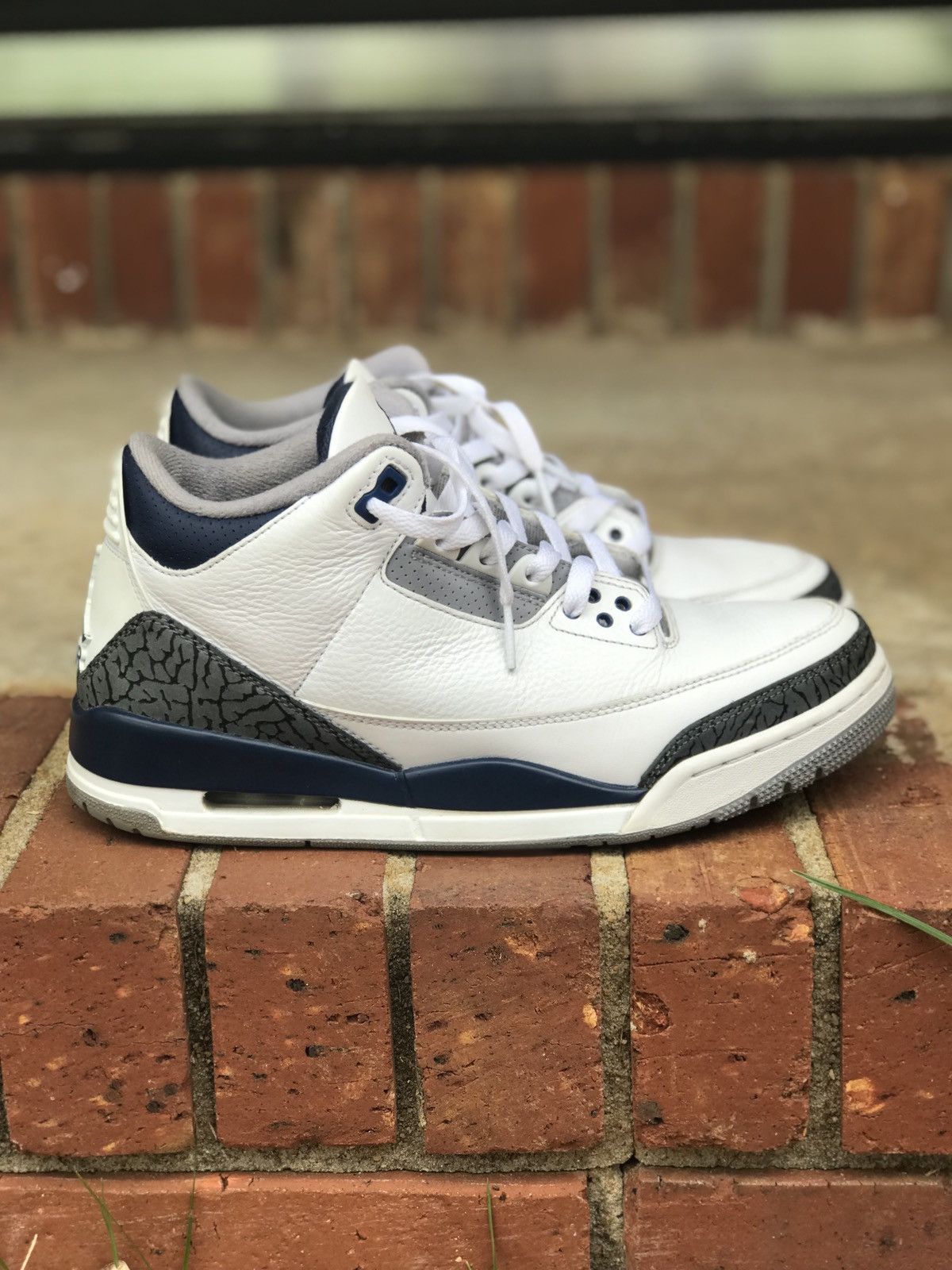 Jordan Brand Air Jordan Retro 3 Midnight Navy Size 9 Size US 9 / EU 42 - 1 Thumbnail
