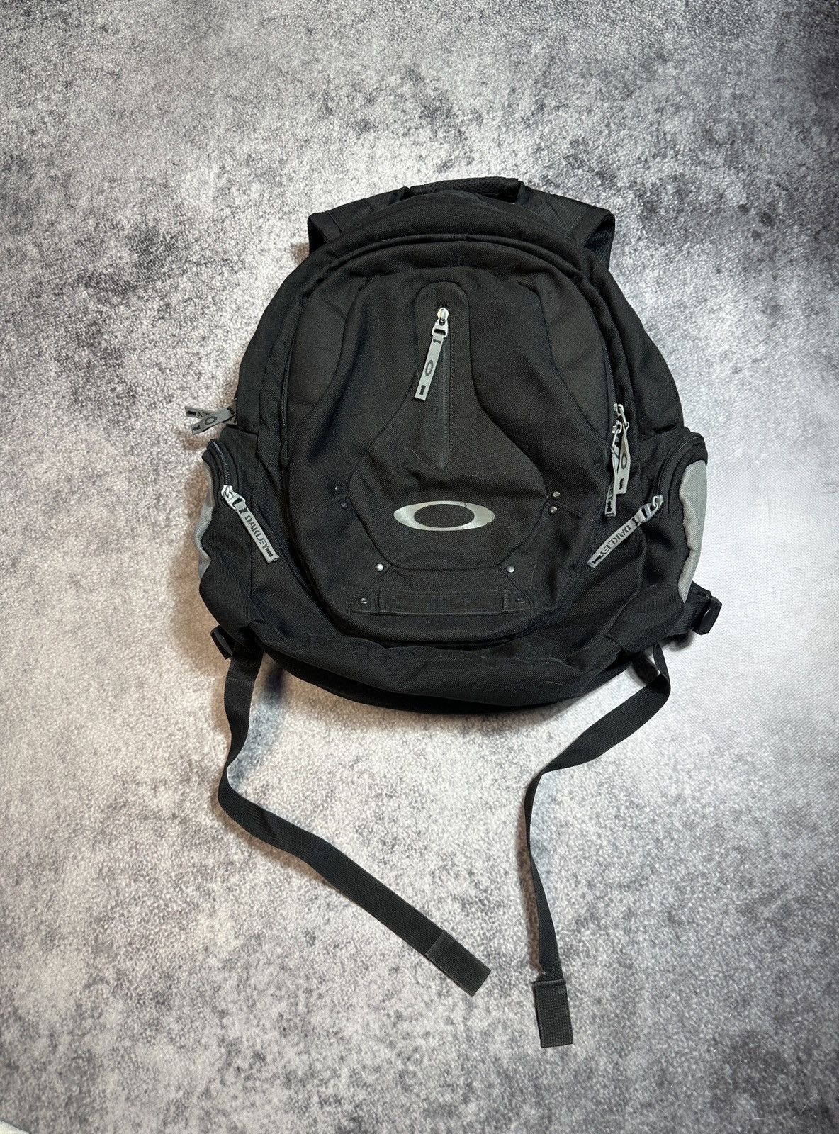 Oakley × Vintage Vintage Oakley Bag Logo Streetwear Rare Casual Outdoor Usa Size ONE SIZE - 1 Thumbnail