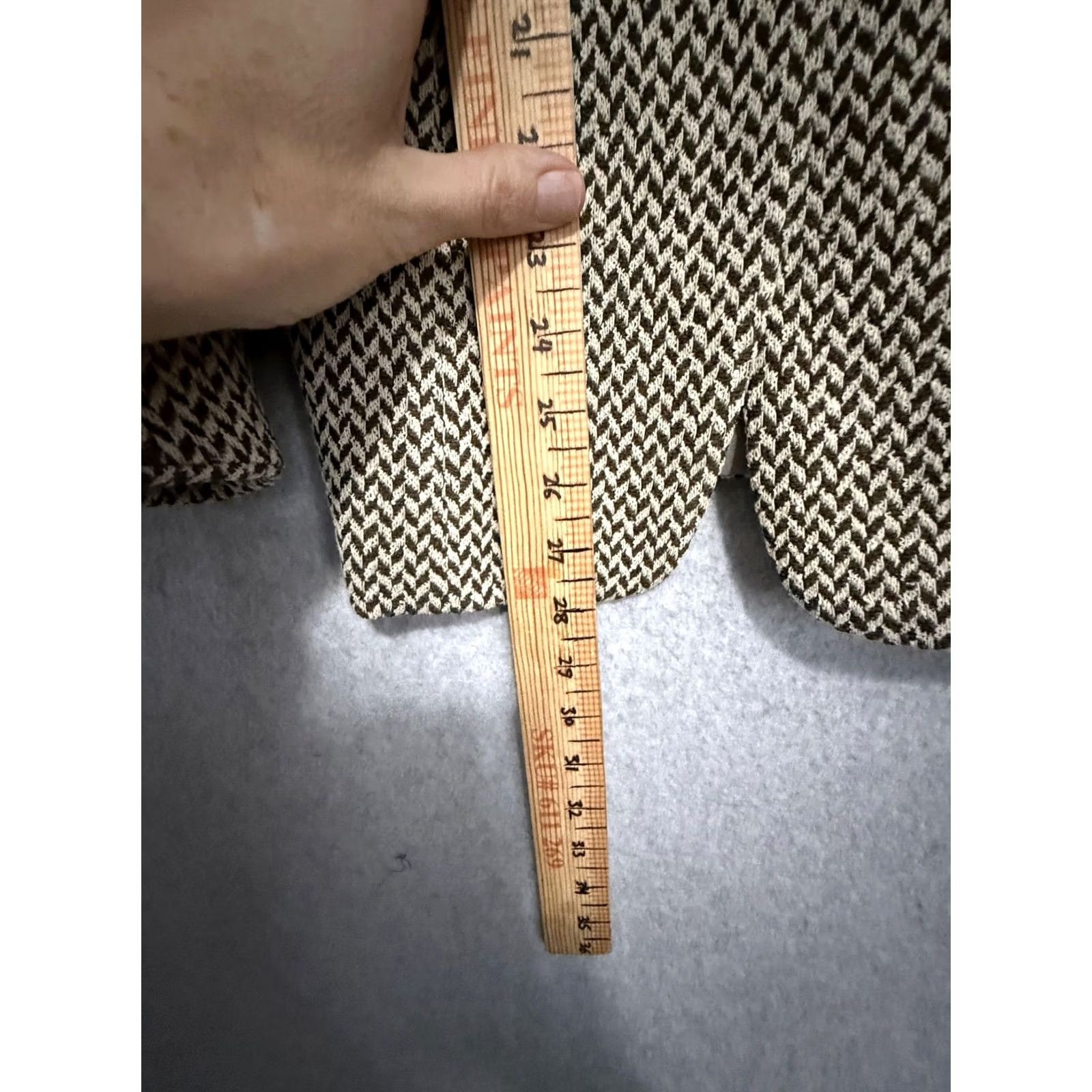 Escada VINTAGE Escada Blazer Womens 38 Brown Herringbone Wool Tweed Three-Button Notch Lapel Tailored Office Workwear Fall Mens? Size XS / US 0-2 / IT 36-38 - 3 Thumbnail