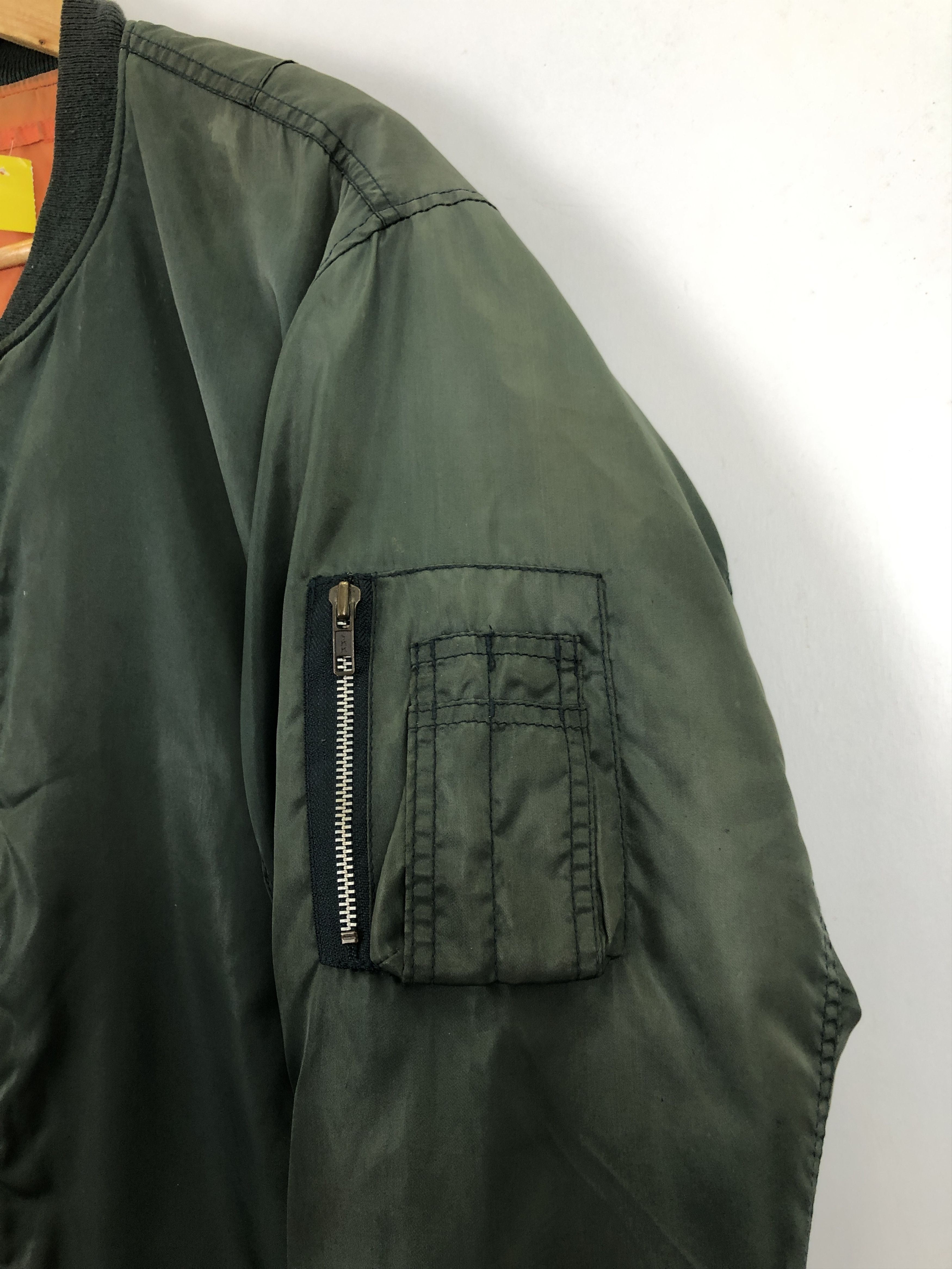 Japanese Brand Vintage Uniqlo Sun Faded Bomber Jacket Trashed J1662 Size US L / EU 52-54 / 3 - 5 Thumbnail