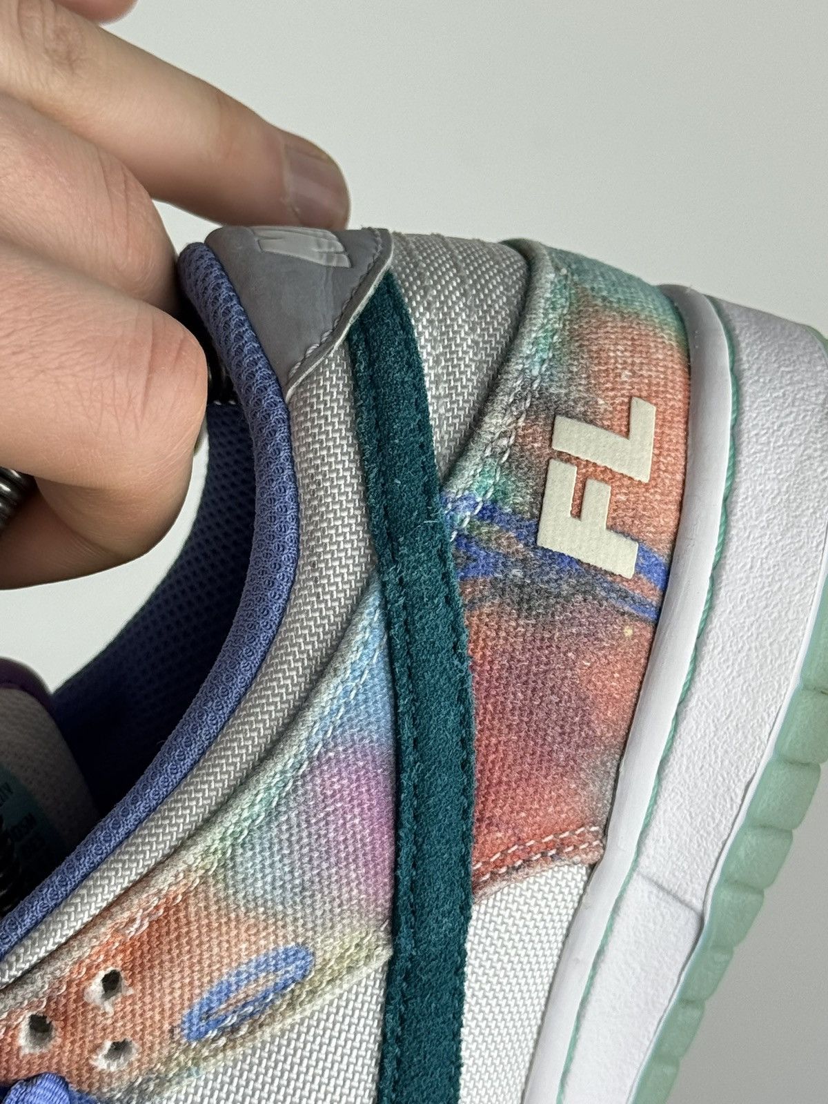 Nike Nike SB Dunk Low x Futura Laboratories Bleached Aqua Size US 6 / IT 36 - 7 Thumbnail