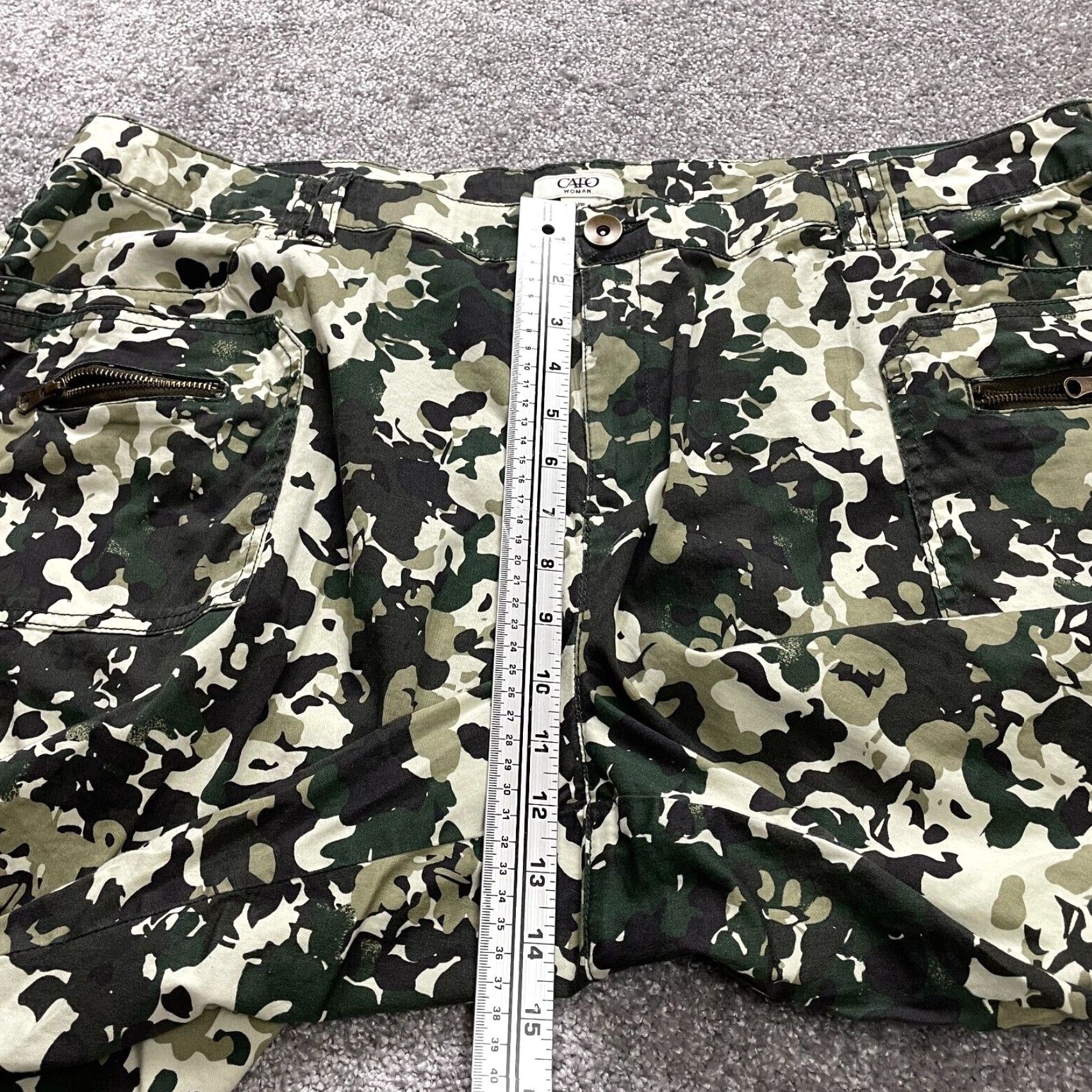 Vintage VINTAGE? No. (Not Vintage) Actually: Cato Chino Shorts Womens Plus 24W Green Camo Cotton Zip Pockets Casual 11" Insm Size 30" / US 8 / IT 44 - 4 Thumbnail