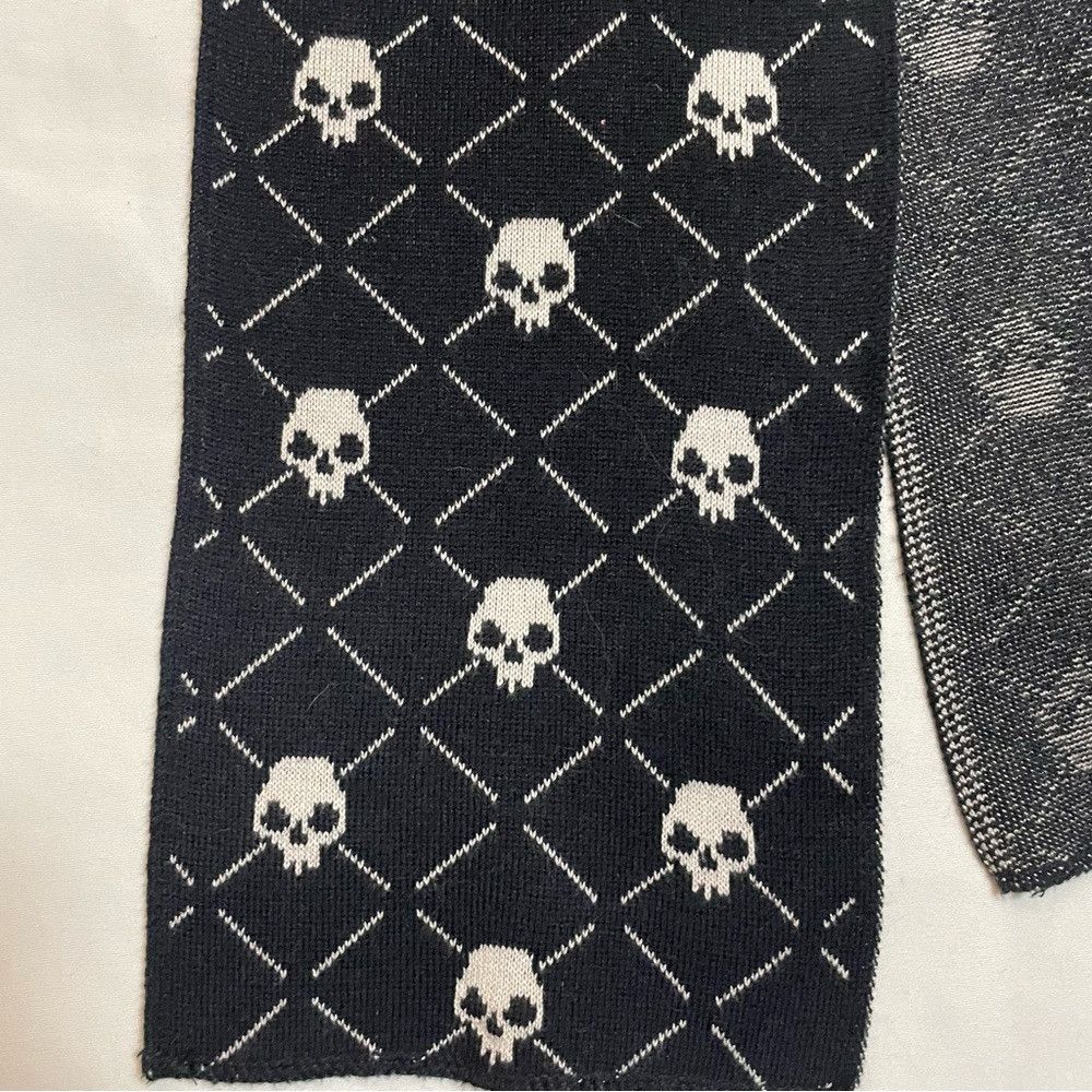 Le Chateau Le Chateau Skull Black and White Scarf Size ONE SIZE - 4 Thumbnail