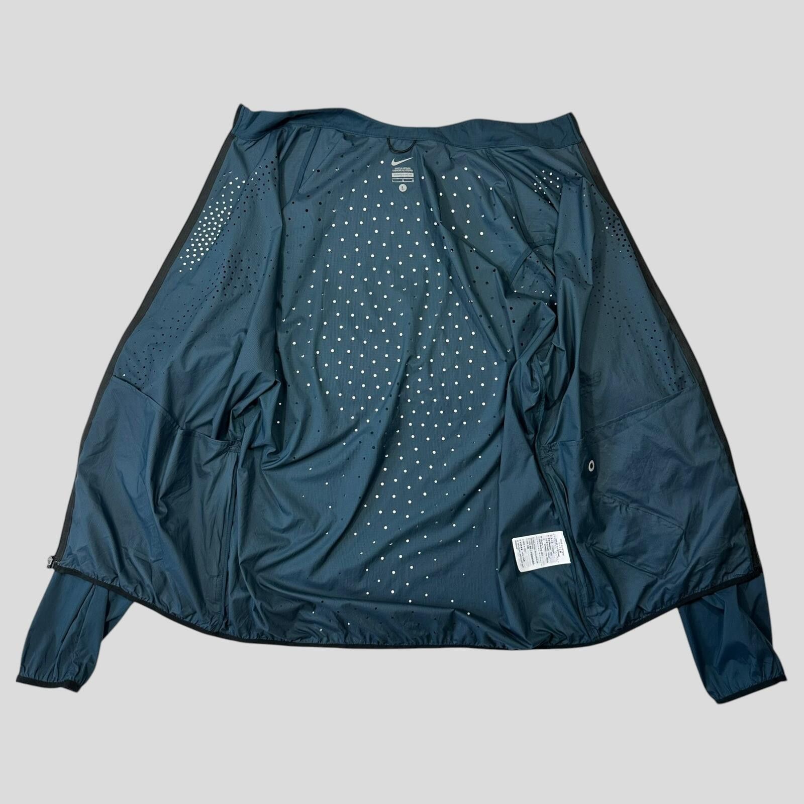 Nike Nike Undercover Gyakusou '16 Laser Cut Ventilated Jacket M/L Size US L / EU 52-54 / 3 - 6 Thumbnail