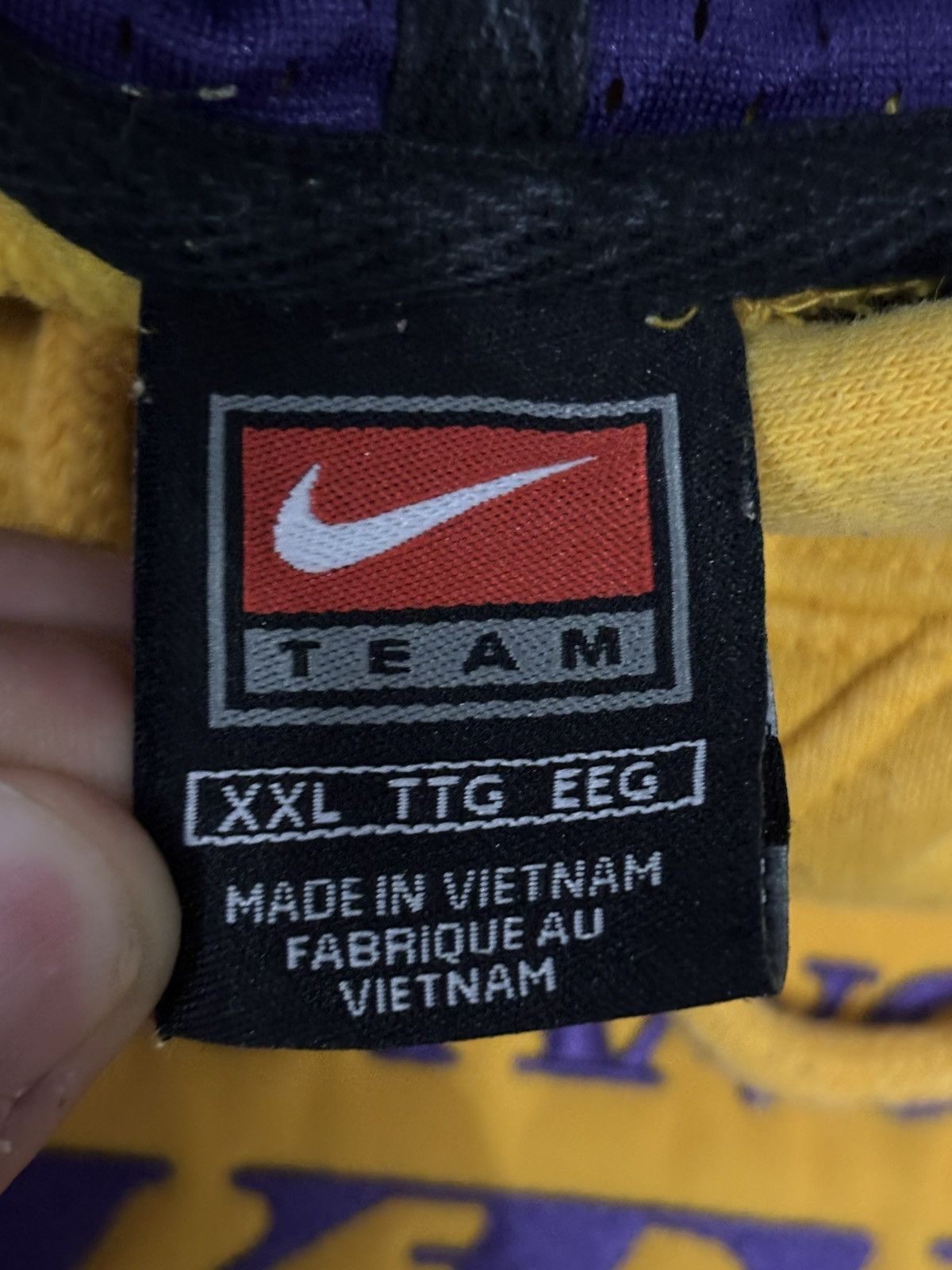 Nike Vintage Los Angeles Lakers Nike Center Check Swoosh Hoodie Size US XXL / EU 58 / 5 - 5 Thumbnail