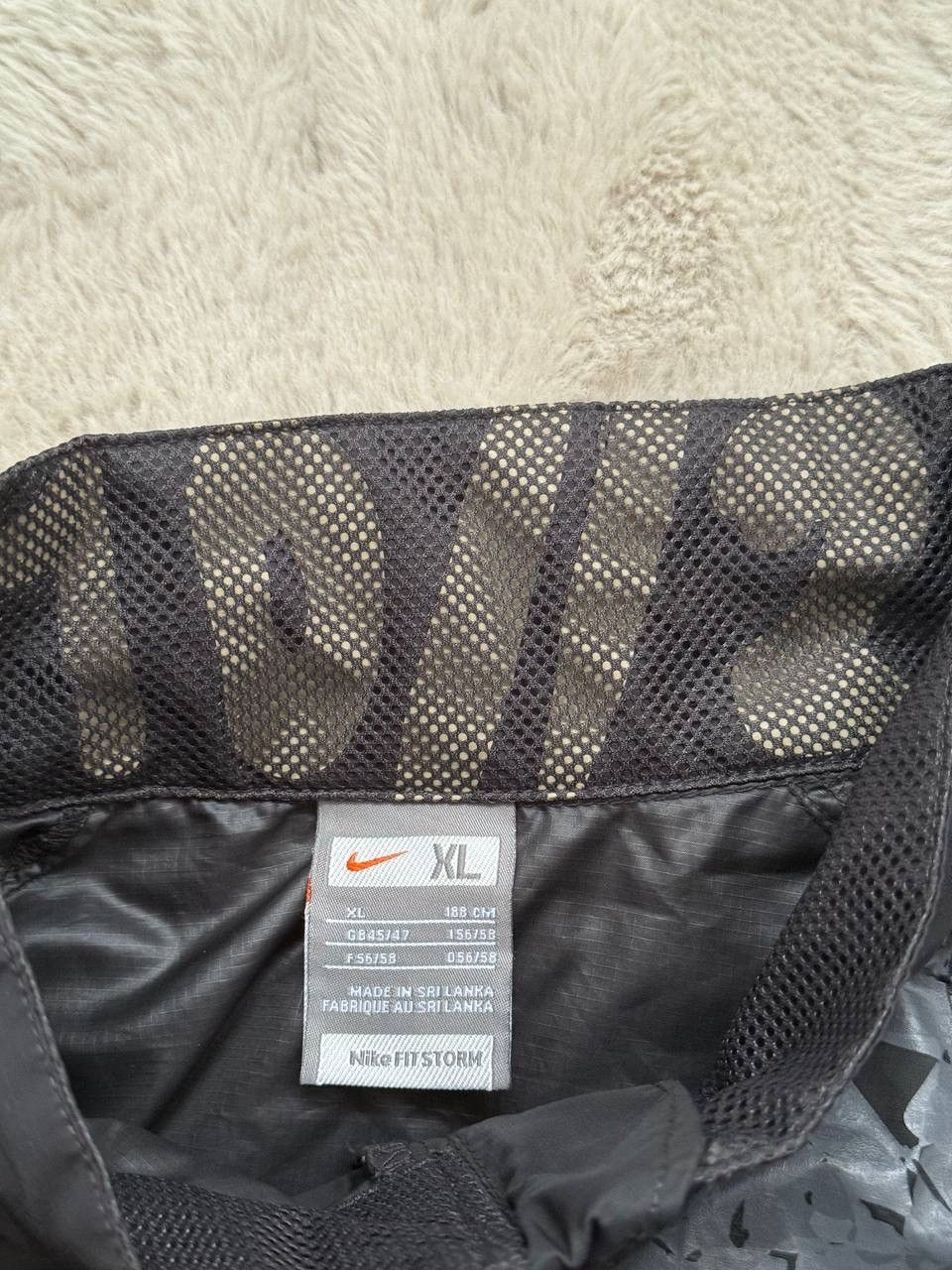 Nike Vintage Nike Windbreaker Jacket Grey Fit Storm Athletic zip Size US XL / EU 56 / 4 - 7 Thumbnail
