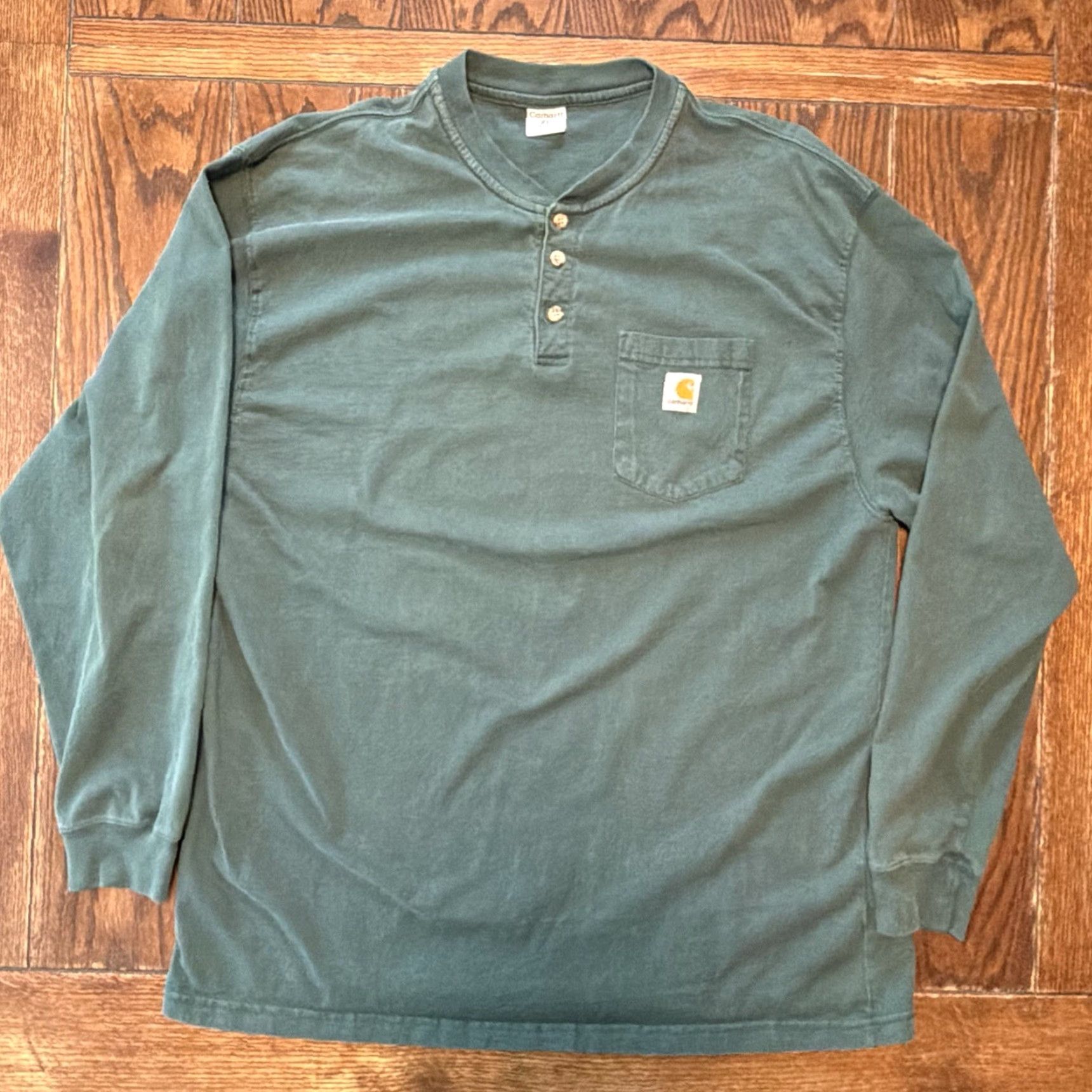 Carhartt VINTAGE Carhartt K128 Mens XL Hunter Green Henley Shirt Long Sleeve Button Fade Size US XL / EU 56 / 4 - 2 Thumbnail