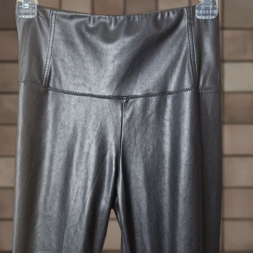 Aritzia Wilfred Free Aritzia Daria Faux/Vegan Leather High Waisted Leggings S Black Womens Leggings Band Biker City Festival Going Out Gothic Rock Size 28" / US 6 / IT 42 - 1 Thumbnail
