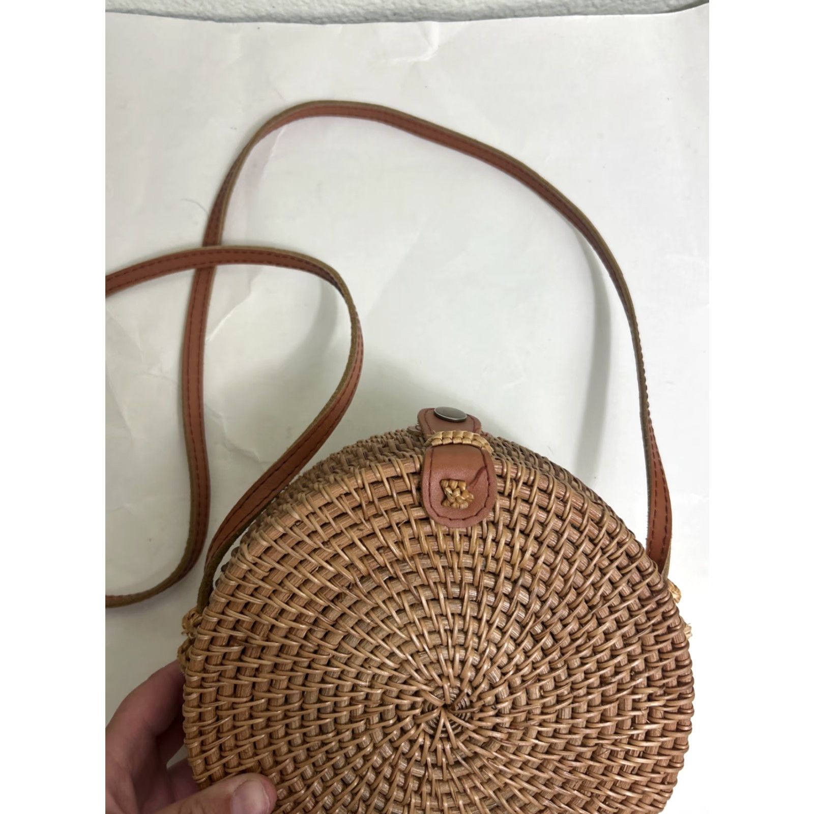 Vintage VINTAGE? No. (Not Vintage) Rattan Straw Bag Wicker Purse Round Crossbody Leather Strap Boho Size ONE SIZE - 7 Thumbnail