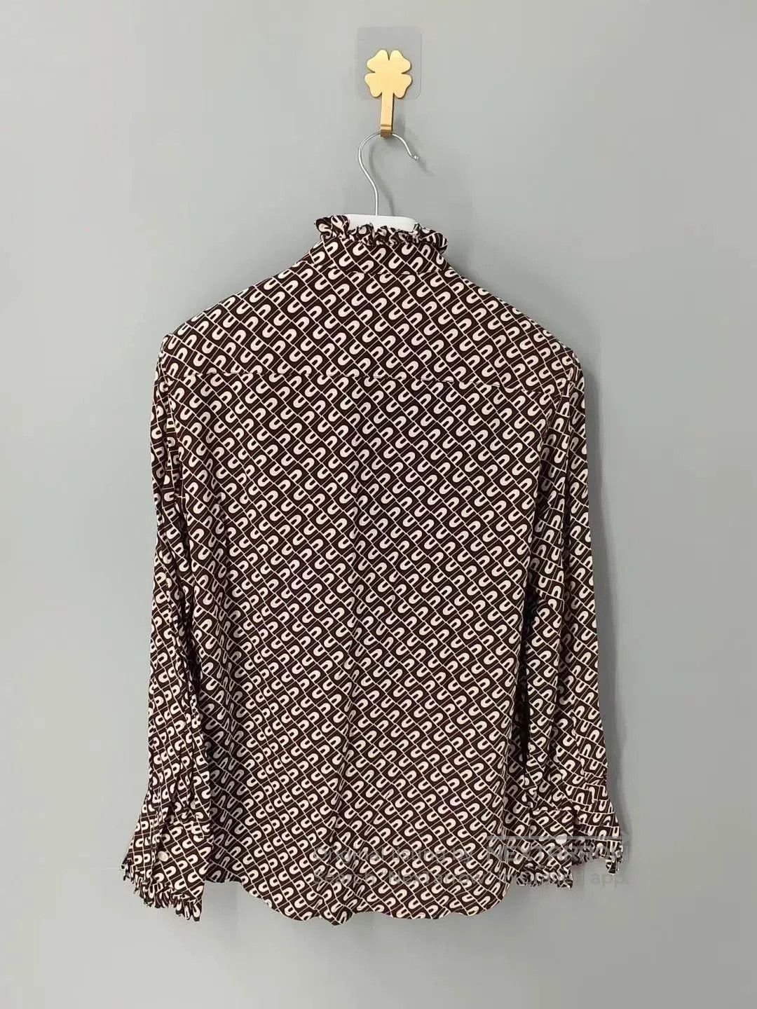 Celine Celine Printed Silk Ruffled Shirt. Size XXS / US 00 / IT 34 - 2 Thumbnail