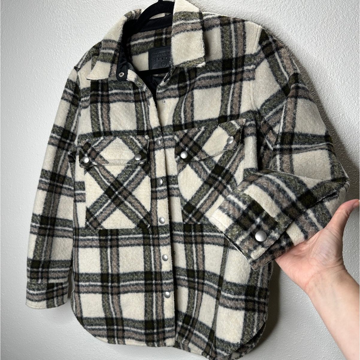 BLANKNYC Blank NYC Cream Brown Plaid Snap Button Collared Shacket S Size S / US 4 / IT 40 - 1 Thumbnail