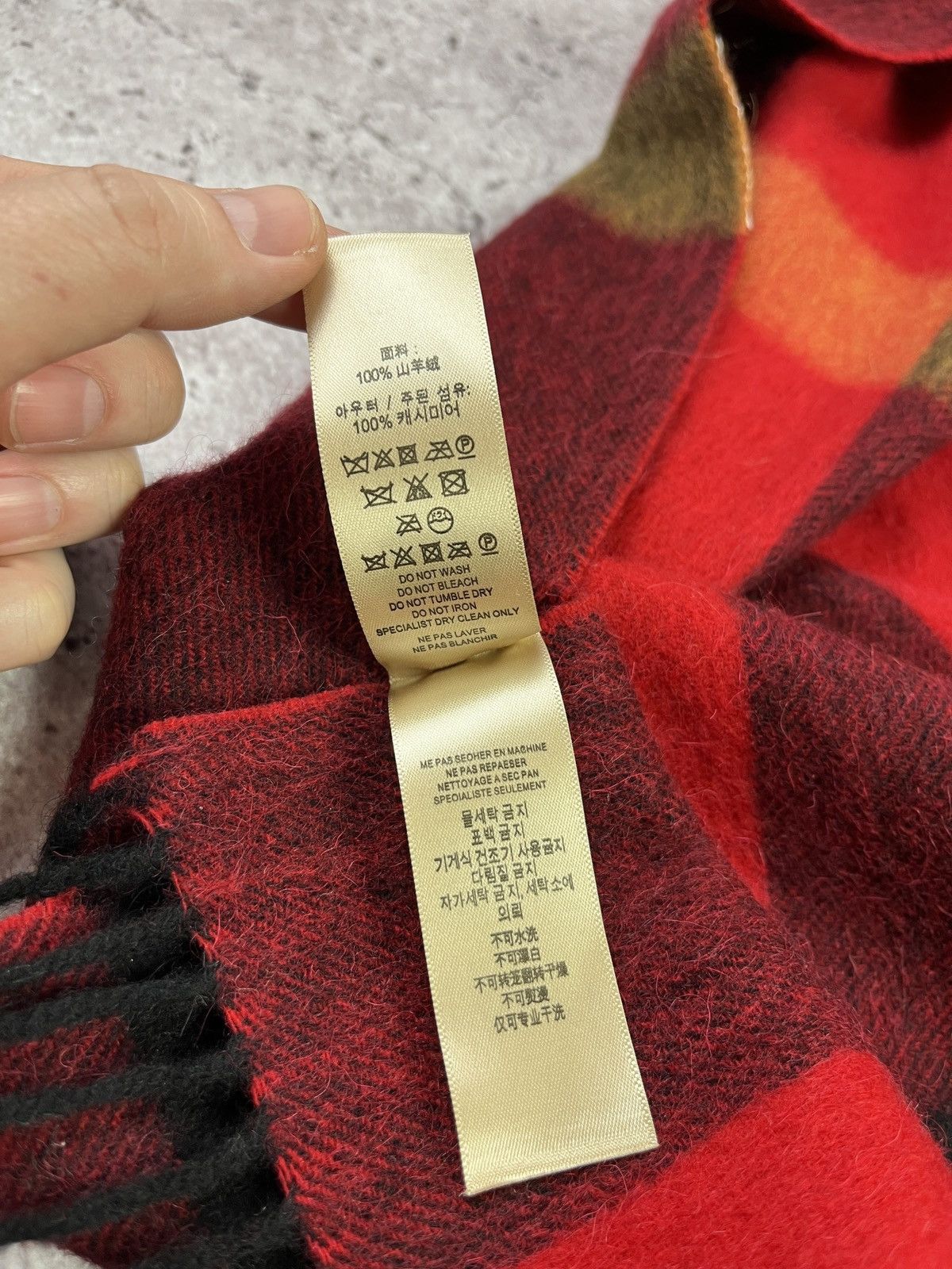 Burberry Giant Check Cashmere Scarf Camel Check Size ONE SIZE - 7 Thumbnail