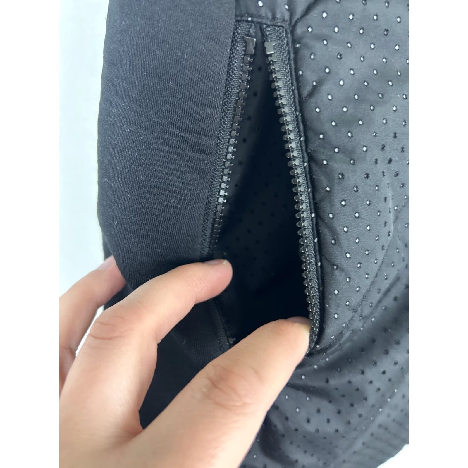 Fabletics Fabletics Vest Womens XS Black Sleeveless Zip Quilted Hood Puffer Packaway Mock Neck Casual Lightweight Size XS / US 0-2 / IT 36-38 - 6 Thumbnail