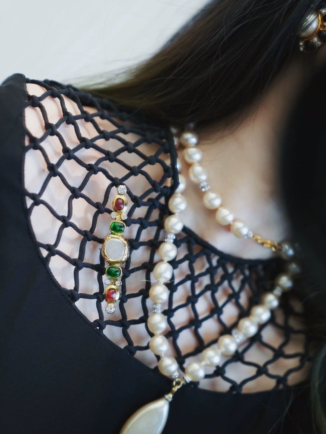 Chanel CHANEL Vintage Red Green Gripoix Bar Brooch Size ONE SIZE - 8 Thumbnail