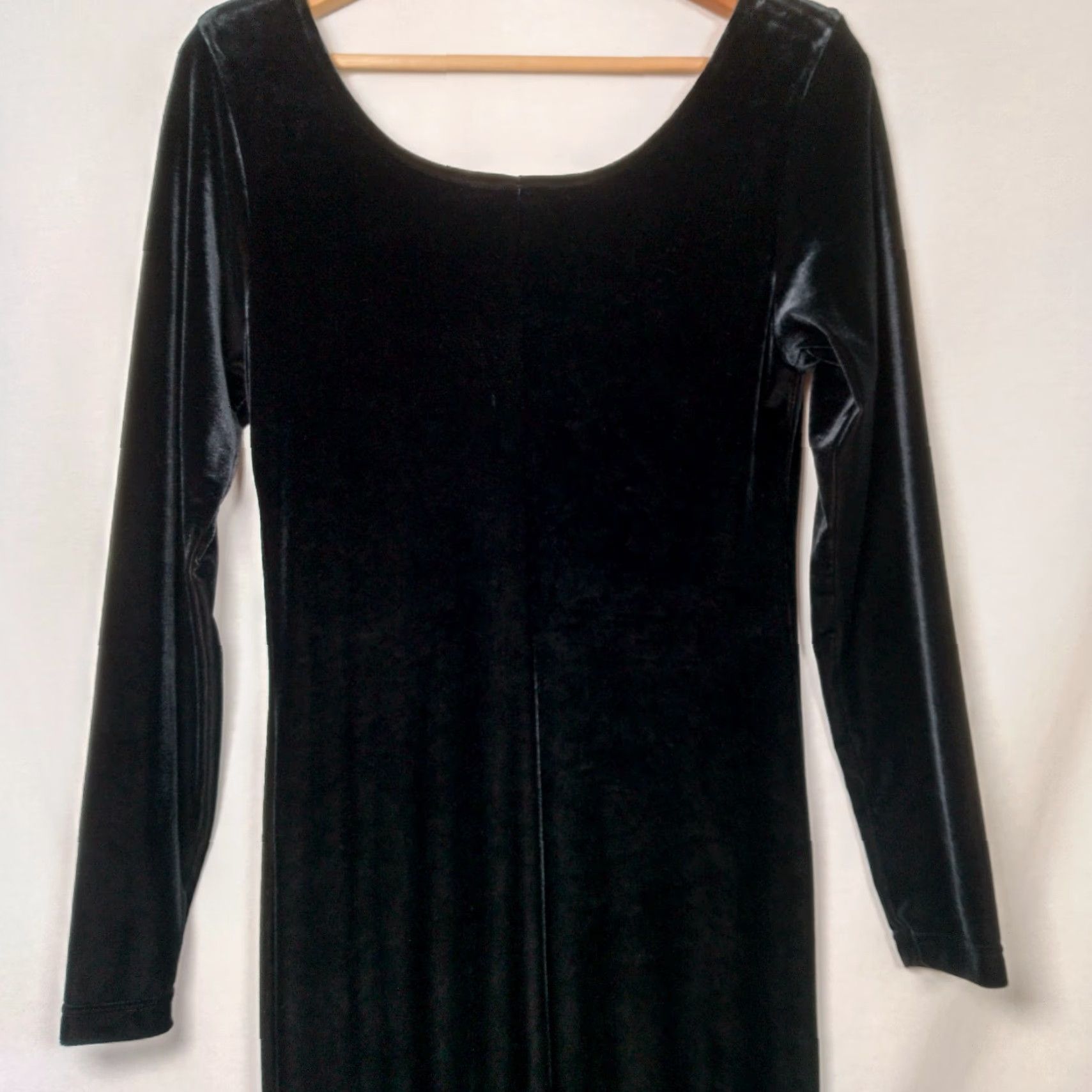 Velour Valerie Stevens Dress Maxi Long Sleeve Black Velour Gothic Whimsigoth Vampire 8 Womens Regular Long Dress, 59.5" Size M / US 6-8 / IT 42-44 - 6 Thumbnail
