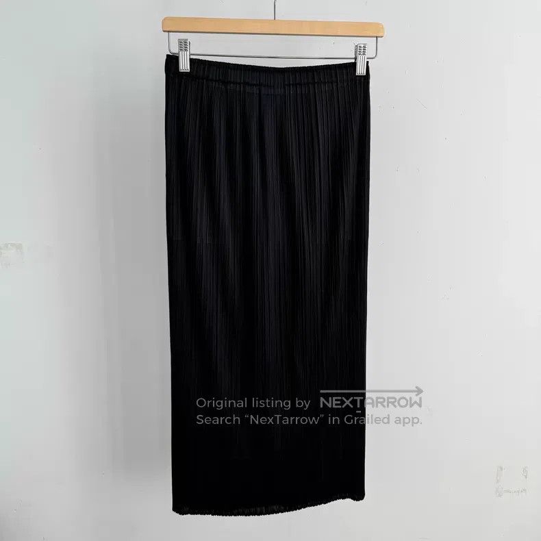 Issey Miyake Issey Miyake size:3 Black Midi Skirt Size 22" - 2 Thumbnail